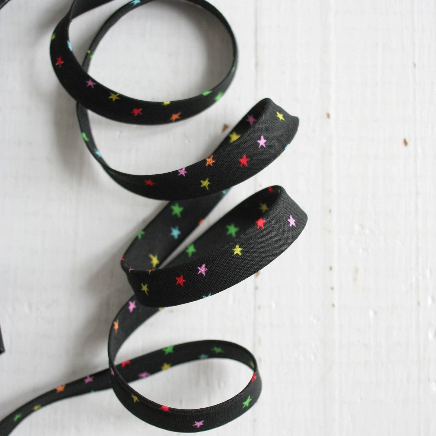 Bessie Pearl Binding Co-1/2" Double Fold Bias Binding - Starry Mini Vivid Rainbow-trim-gather here online