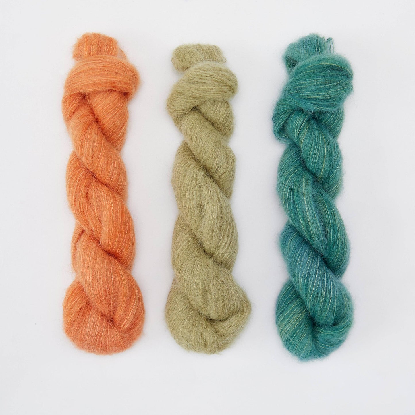 KINUA-The Fuzzy-yarn-gather here online