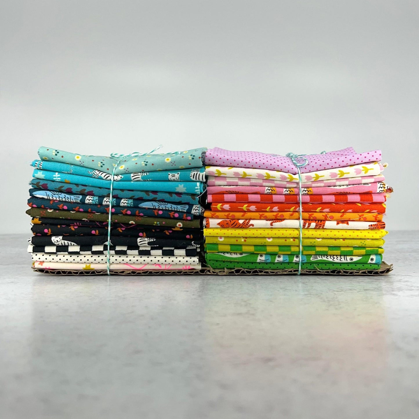 Fat Quarter Bundle of 1 800 Calico (26 Pieces)