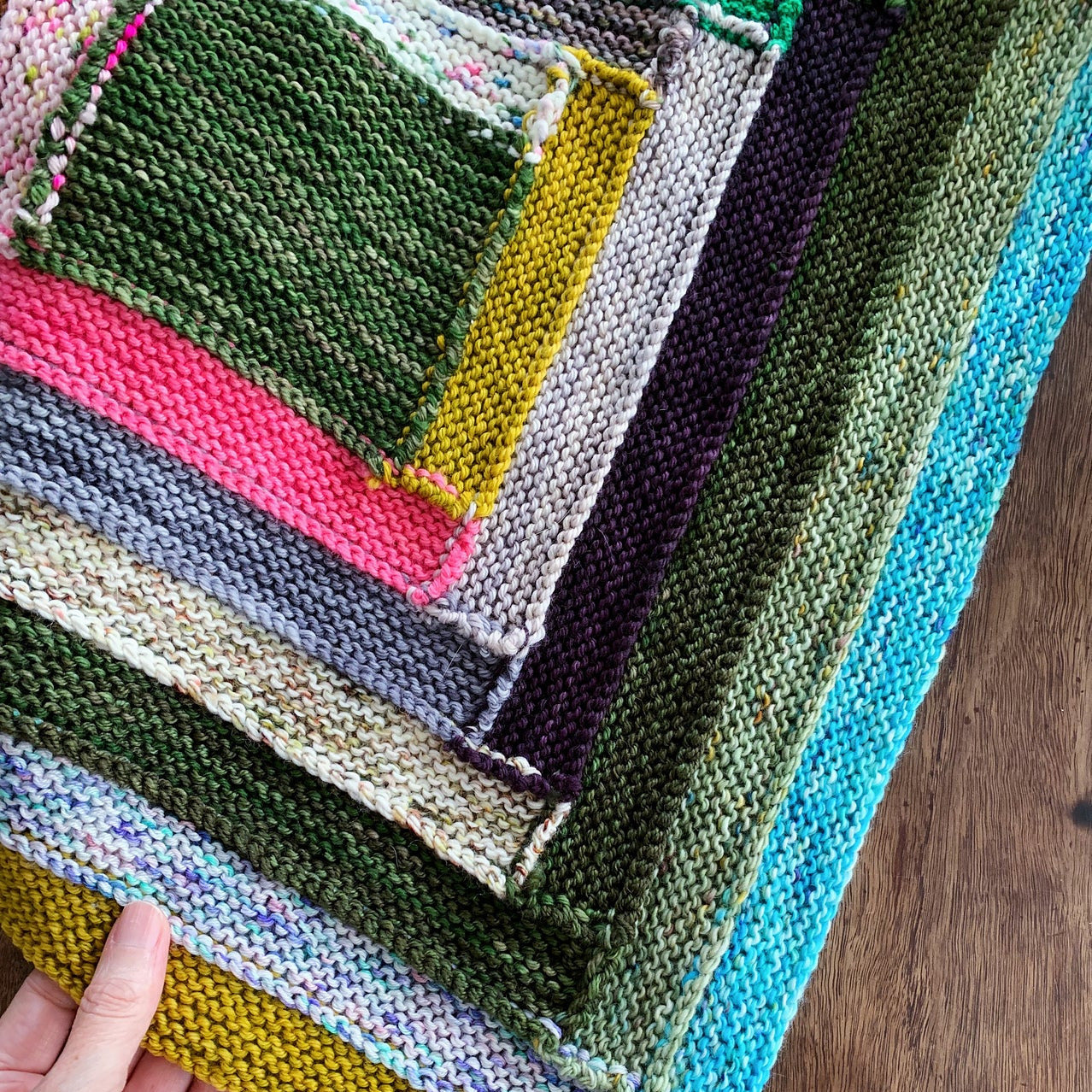 gather here classes-Scrappy Log Cabin Blanket-class-gather here online
