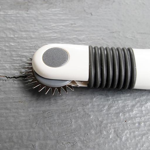 Clover - Tracing Wheel - Serrated Edges - Default - gatherhereonline.com