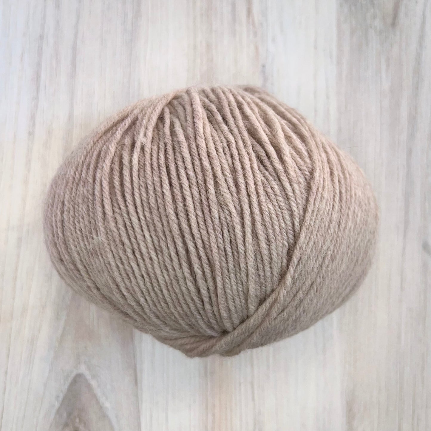 Universal Yarn-Deluxe Worsted Superwash-yarn-748 Oatmeal Heather-gather here online