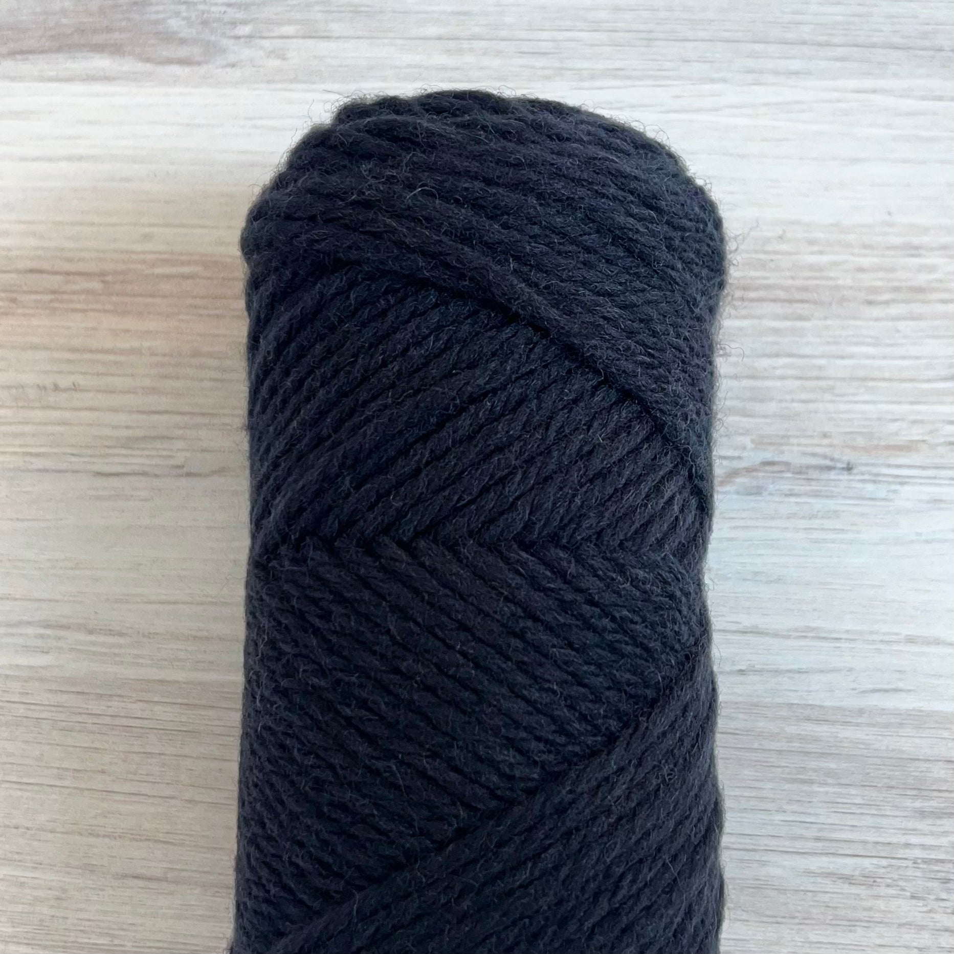 Kelbourne Woolens-Germantown Bulky-yarn-005 Black-gather here online