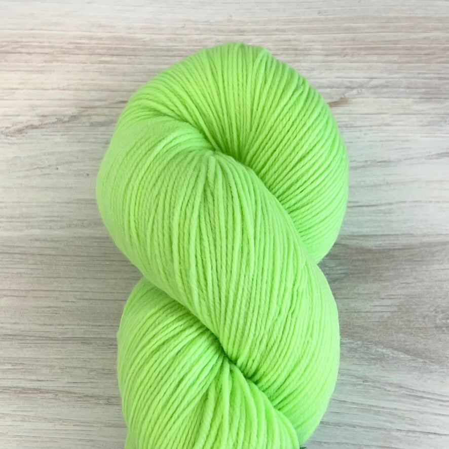 Fiber MacGyver-Shaniko Fingering-yarn-Limelight-gather here online
