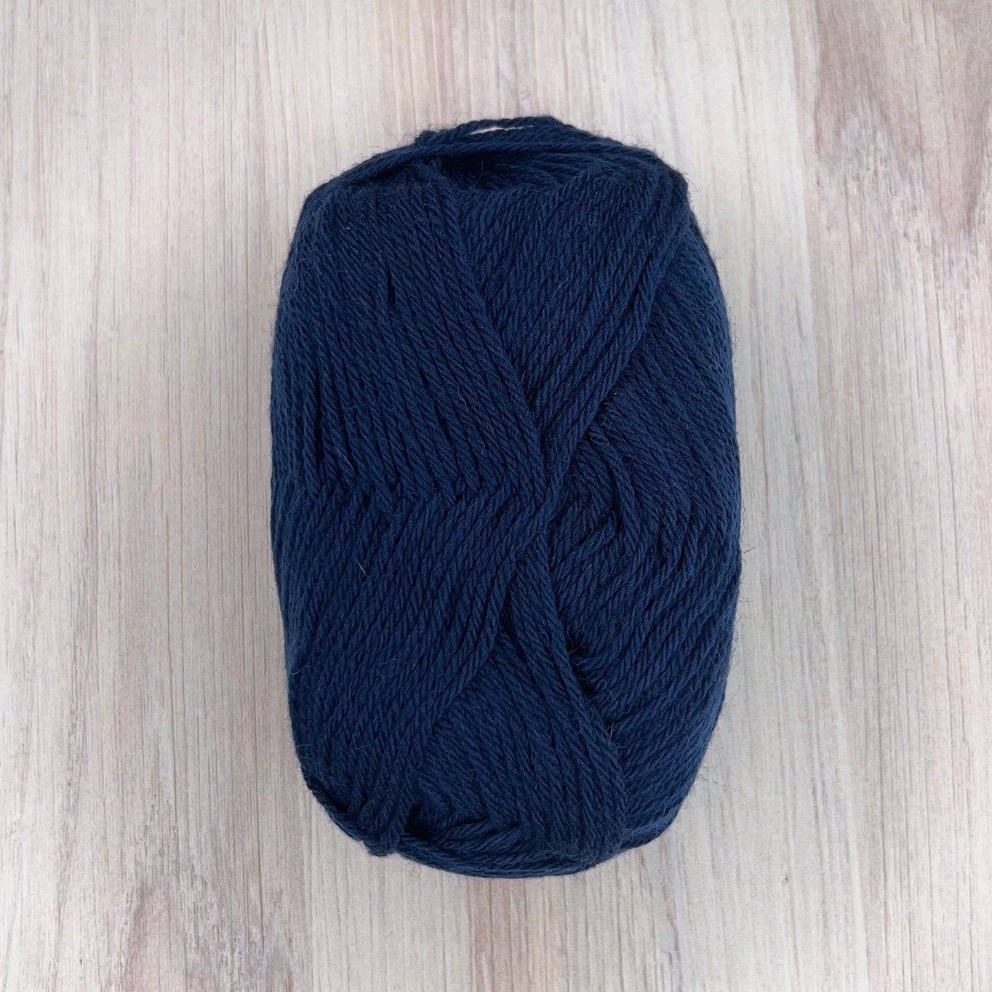 Retrosaria Rosa Pomar-Vovó-yarn-27 Dark Blue-gather here online