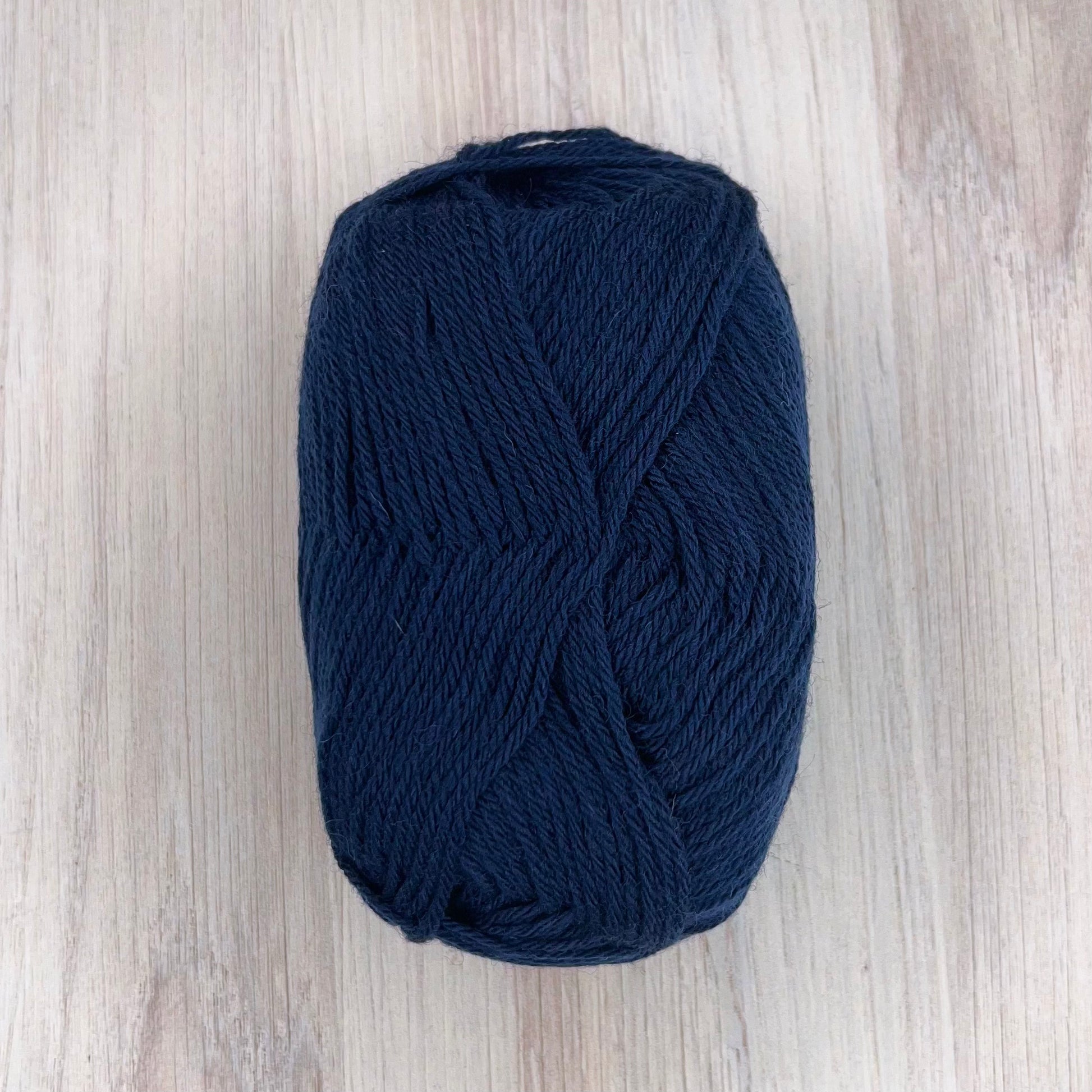 Retrosaria Rosa Pomar-Vovó-yarn-27 Dark Blue-gather here online