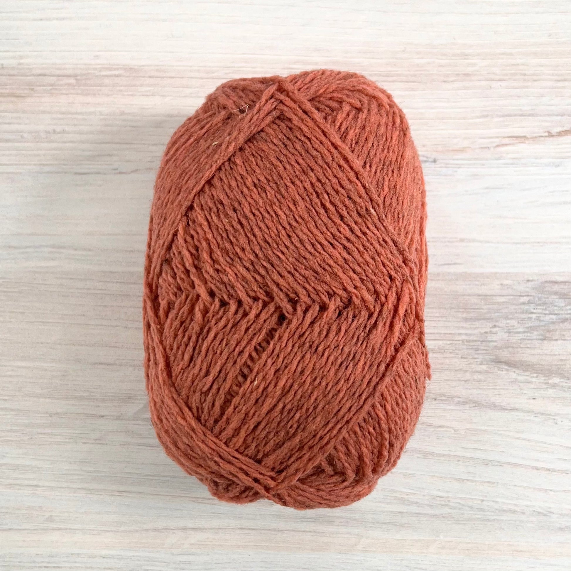 Retrosaria Rosa Pomar-Brusca-yarn-B581 Pale Orange-gather here online
