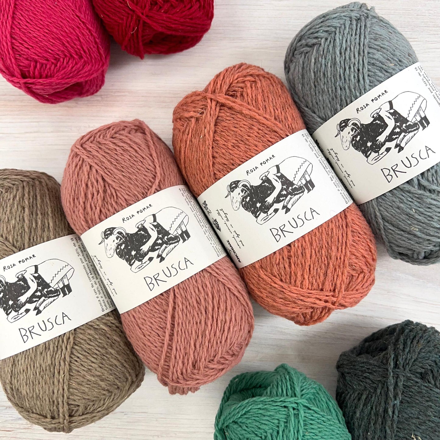 Retrosaria Rosa Pomar-Brusca-yarn-gather here online