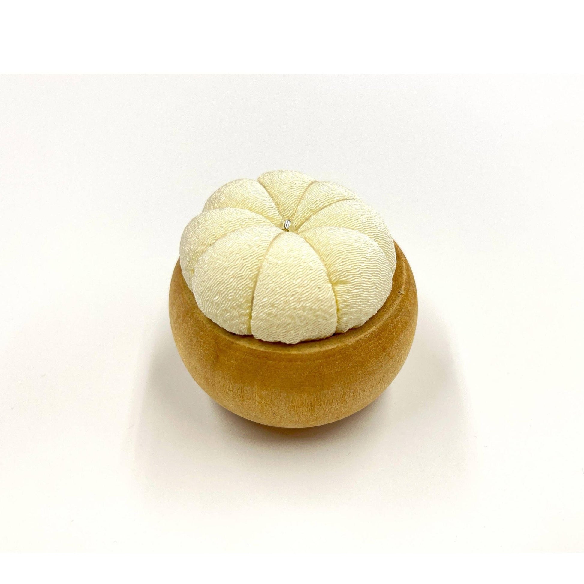 hiro-Simple Chirimen Pincushion-sewing notion-White-gather here online