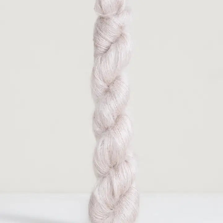Urth Yarns-Bonmoher-yarn-BR30 Fog-gather here online