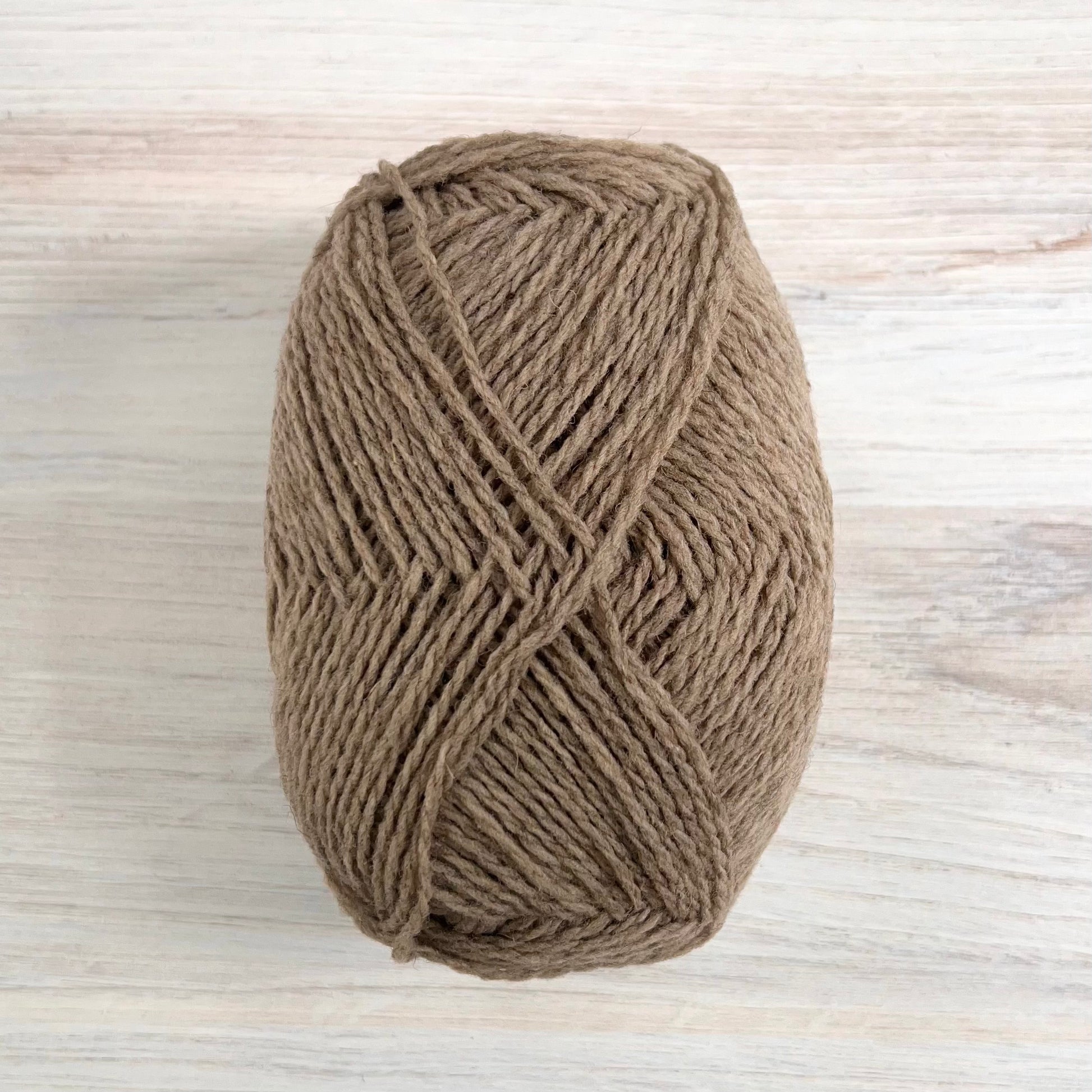 Retrosaria Rosa Pomar-Brusca-yarn-B577 Pale Sand-gather here online