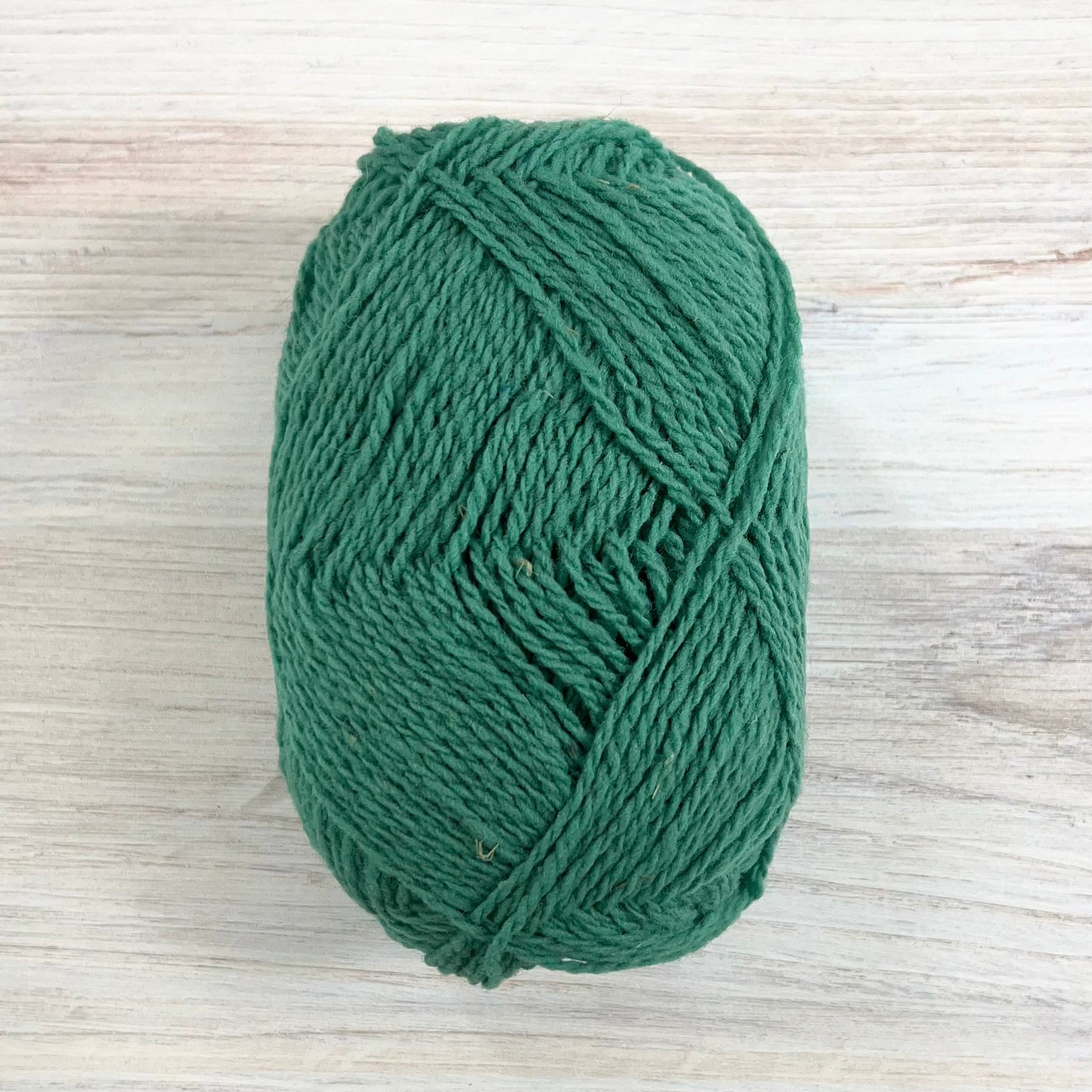Retrosaria Rosa Pomar-Brusca-yarn-A574 Shamrock Green-gather here online