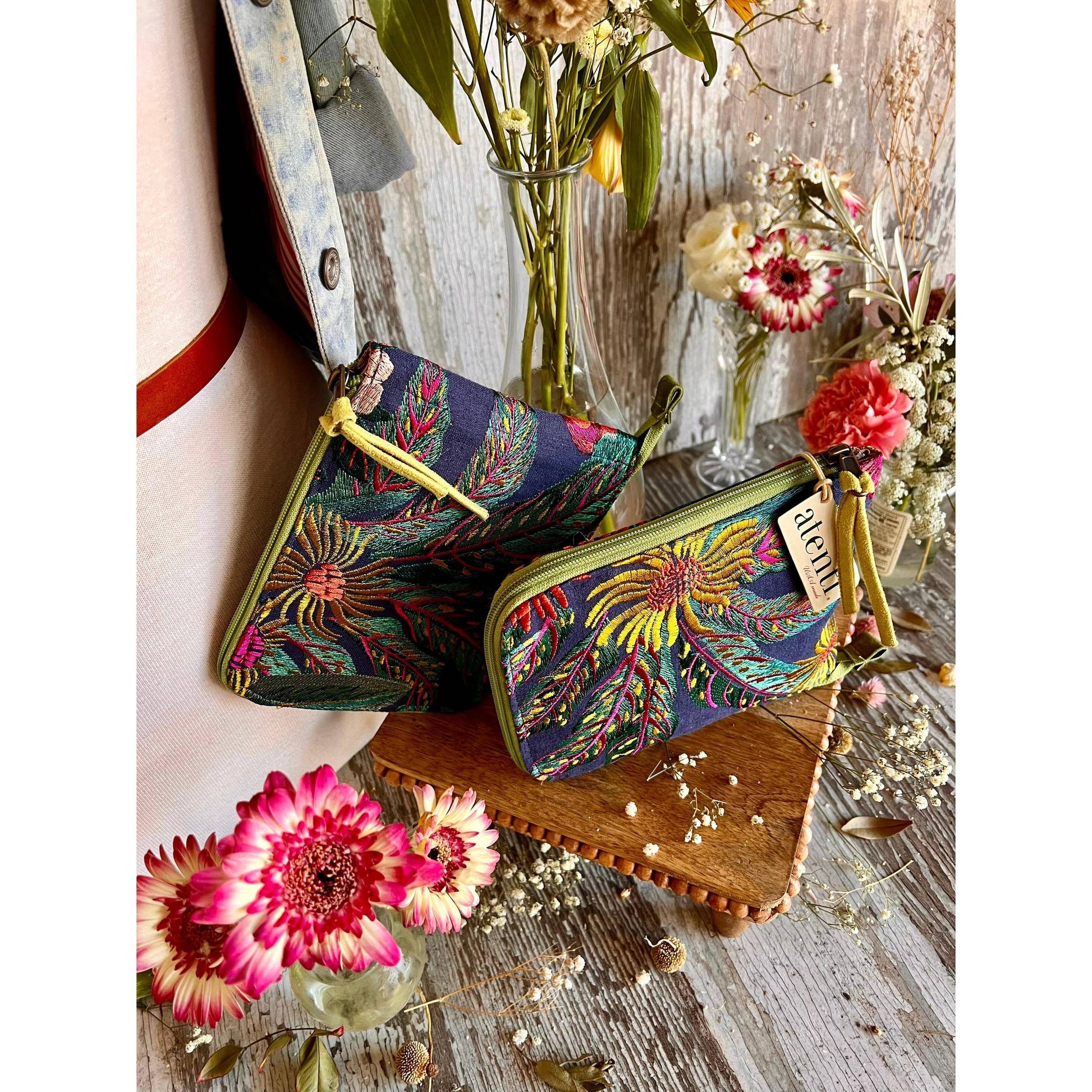 Atenti-Flora Circular Case-craft organizer-gather here online