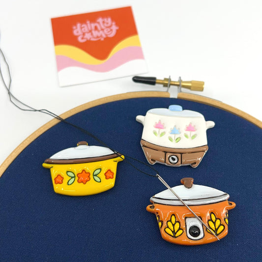 Dainty Comet-Retro Crock Pot Needle Minder-embroidery notion-gather here online
