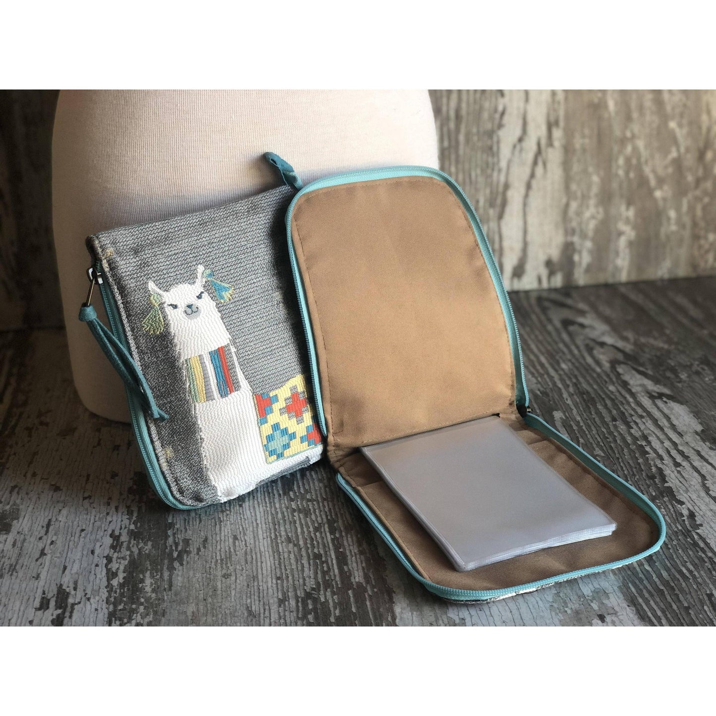 Atenti-Mamallama Circular Case - Turquoise-craft organizer-gather here online