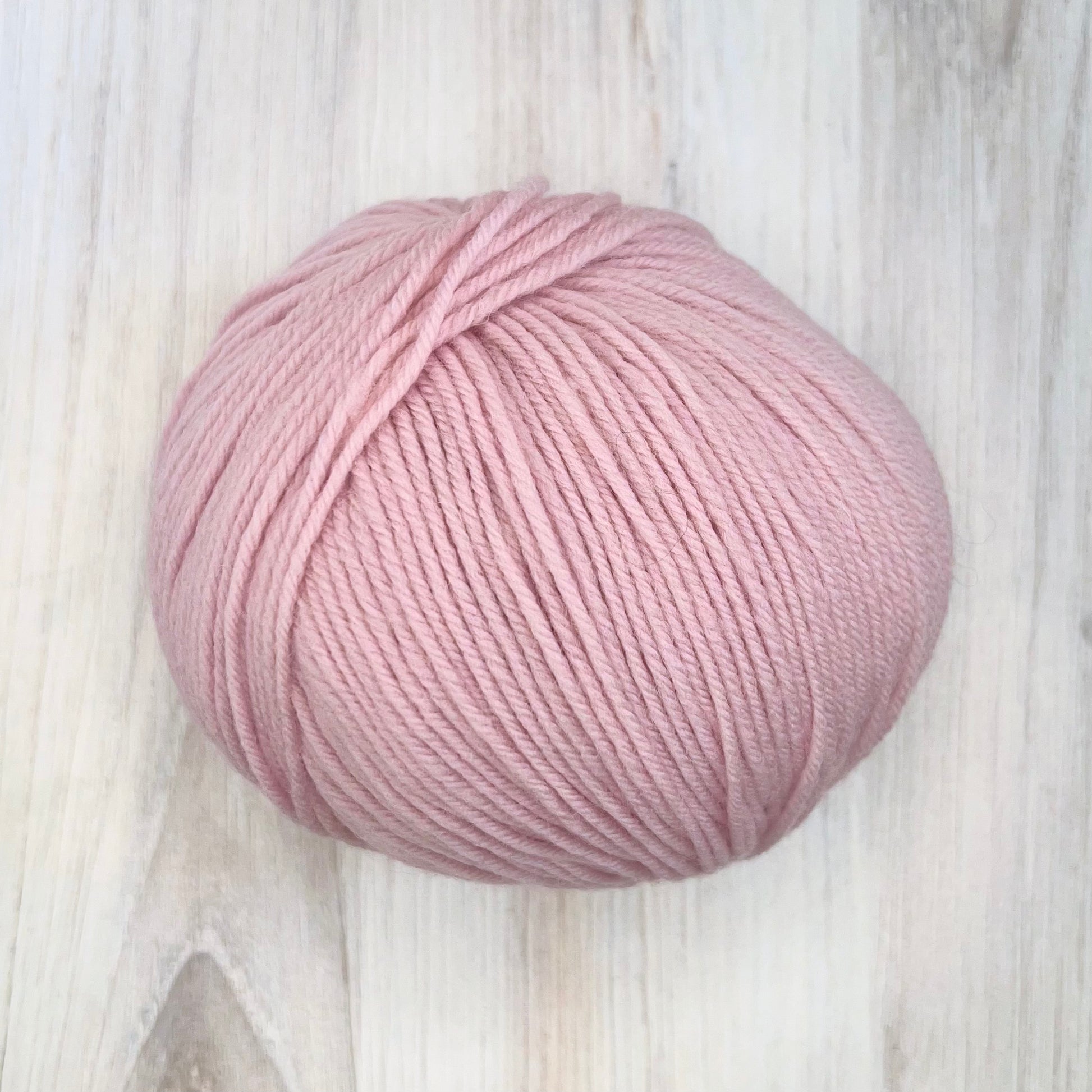 Universal Yarn-Deluxe Worsted Superwash-yarn-724 Starfish-gather here online