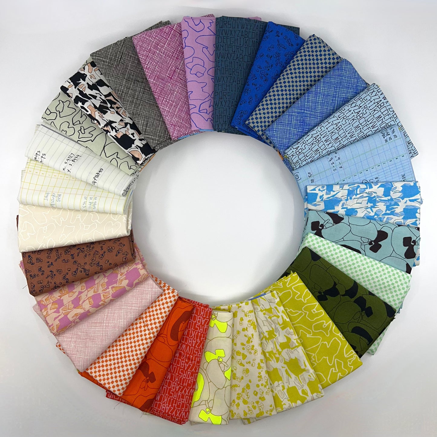 Fat Quarter Bundle of Memento (28 Pieces)