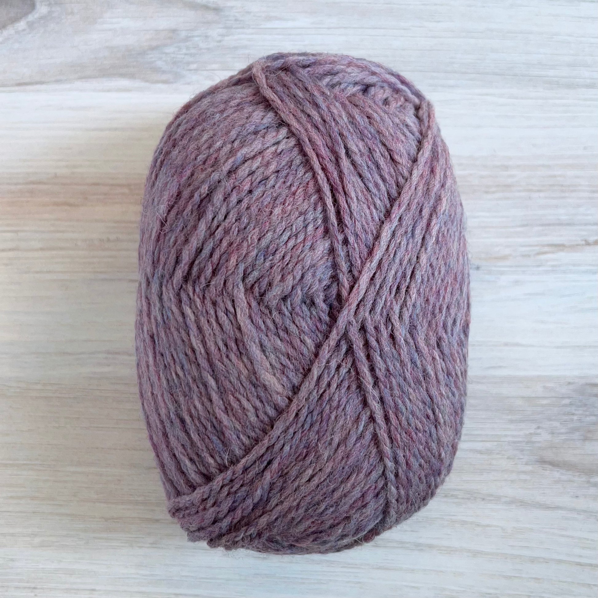 Retrosaria Rosa Pomar-Matiz-yarn-15 Lilac Heather-gather here online
