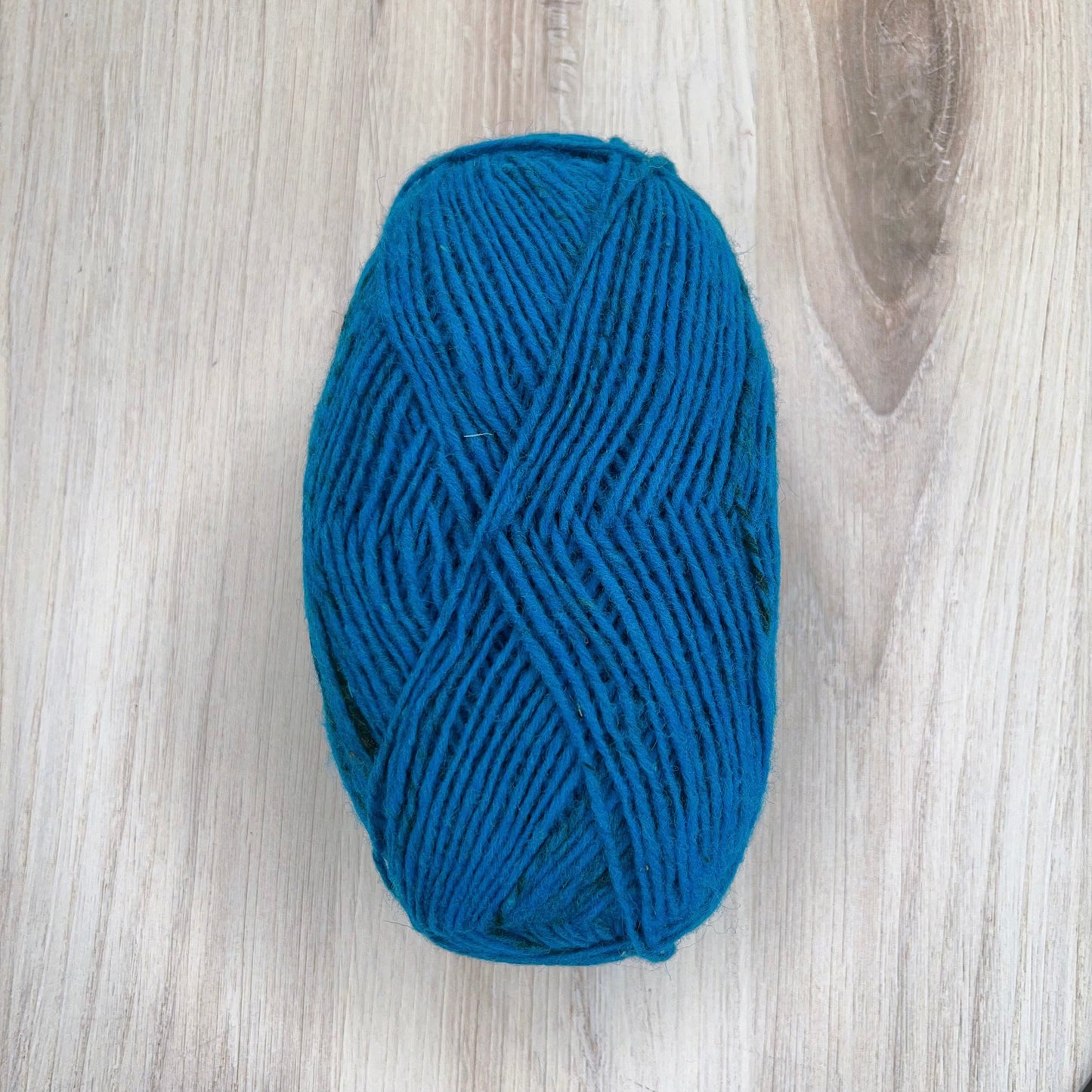 Retrosaria Rosa Pomar-Beiroa-yarn-729 Bright Teal-gather here online