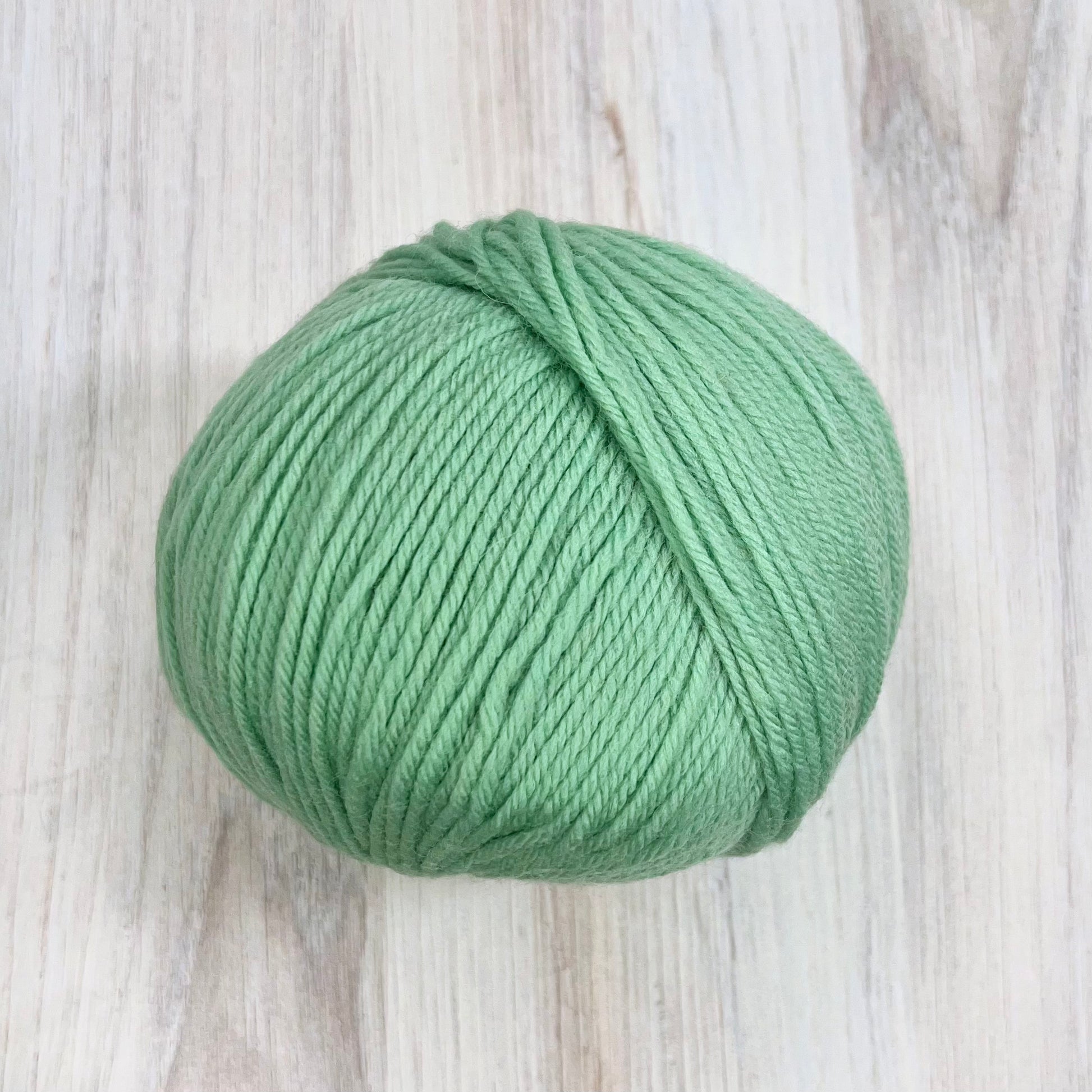 Universal Yarn-Deluxe Worsted Superwash-yarn-713 Honey Dew-gather here online