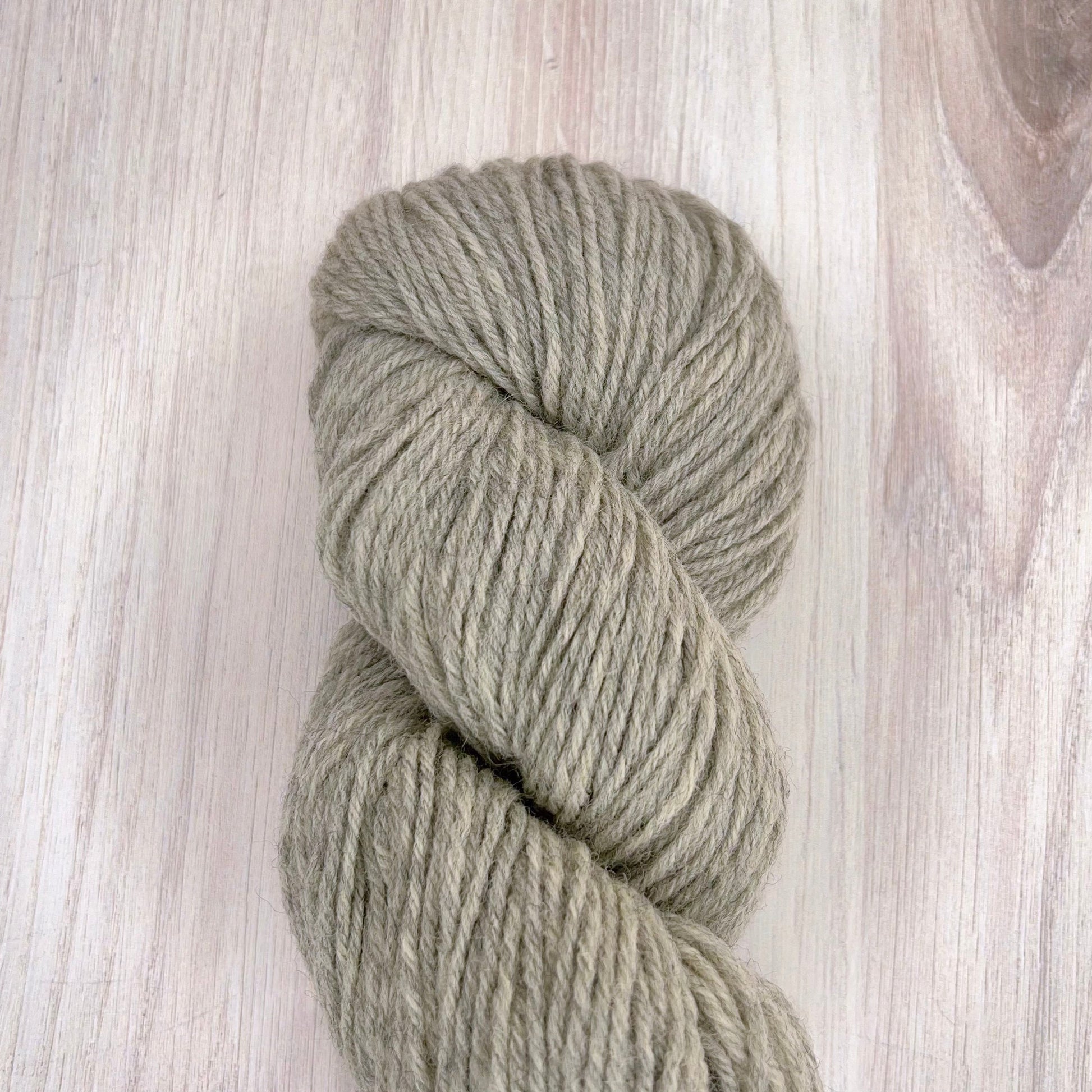 Universal Yarn-Deluxe Worsted Wool-yarn-Smoke Heather 12502-gather here online