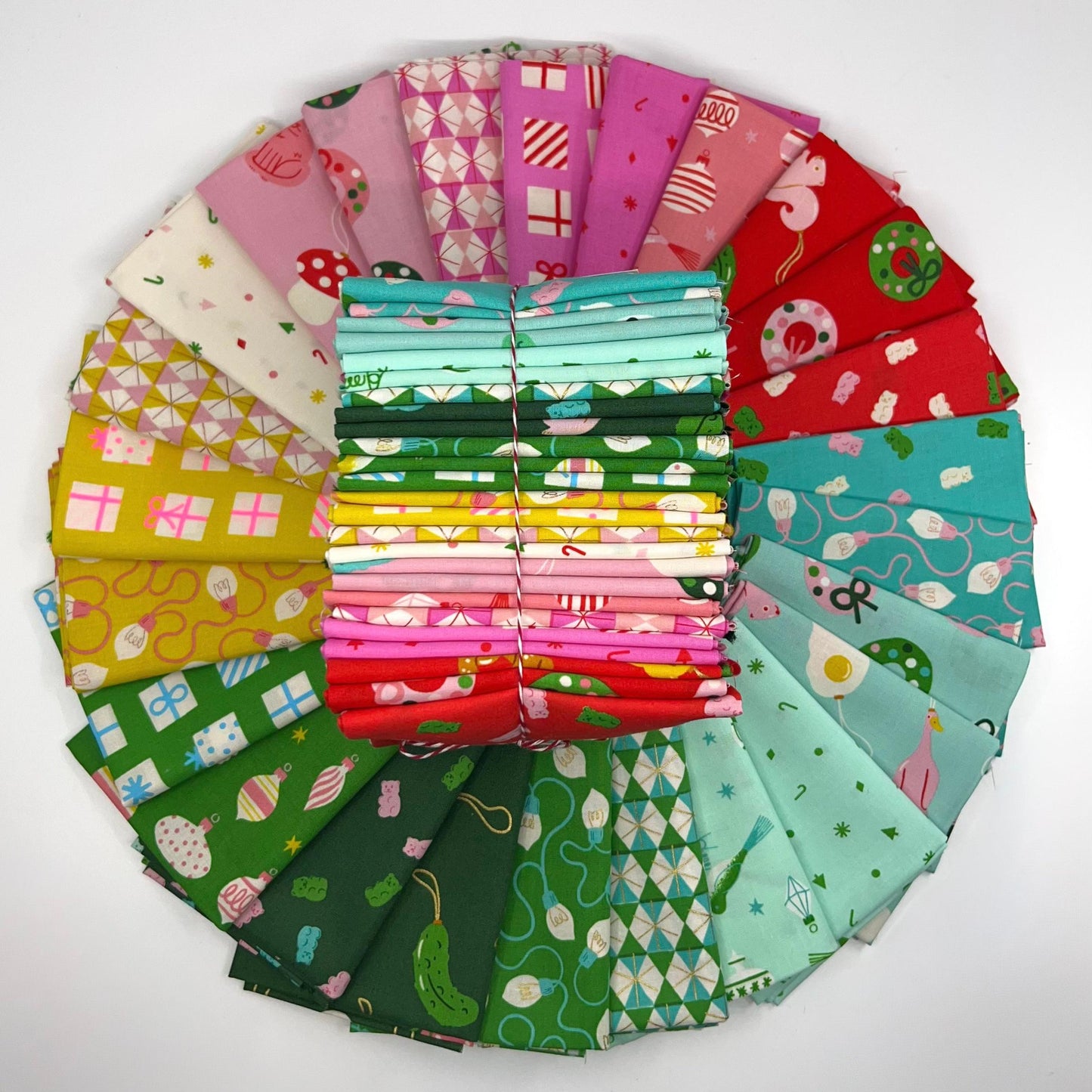 Fat Quarter Bundle of Merry Happy (25 Pieces)
