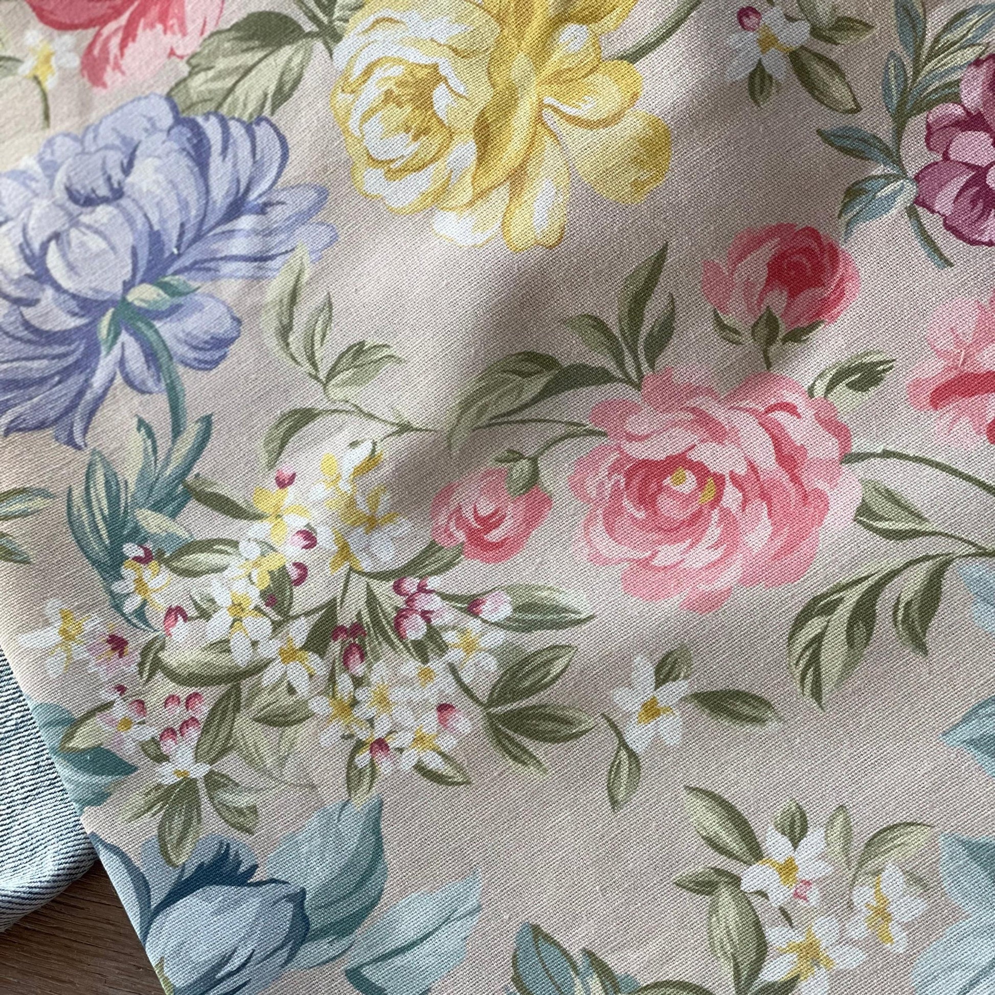 Vingtsept-Cotton Linen Canvas - Maddalena-fabric-gather here online