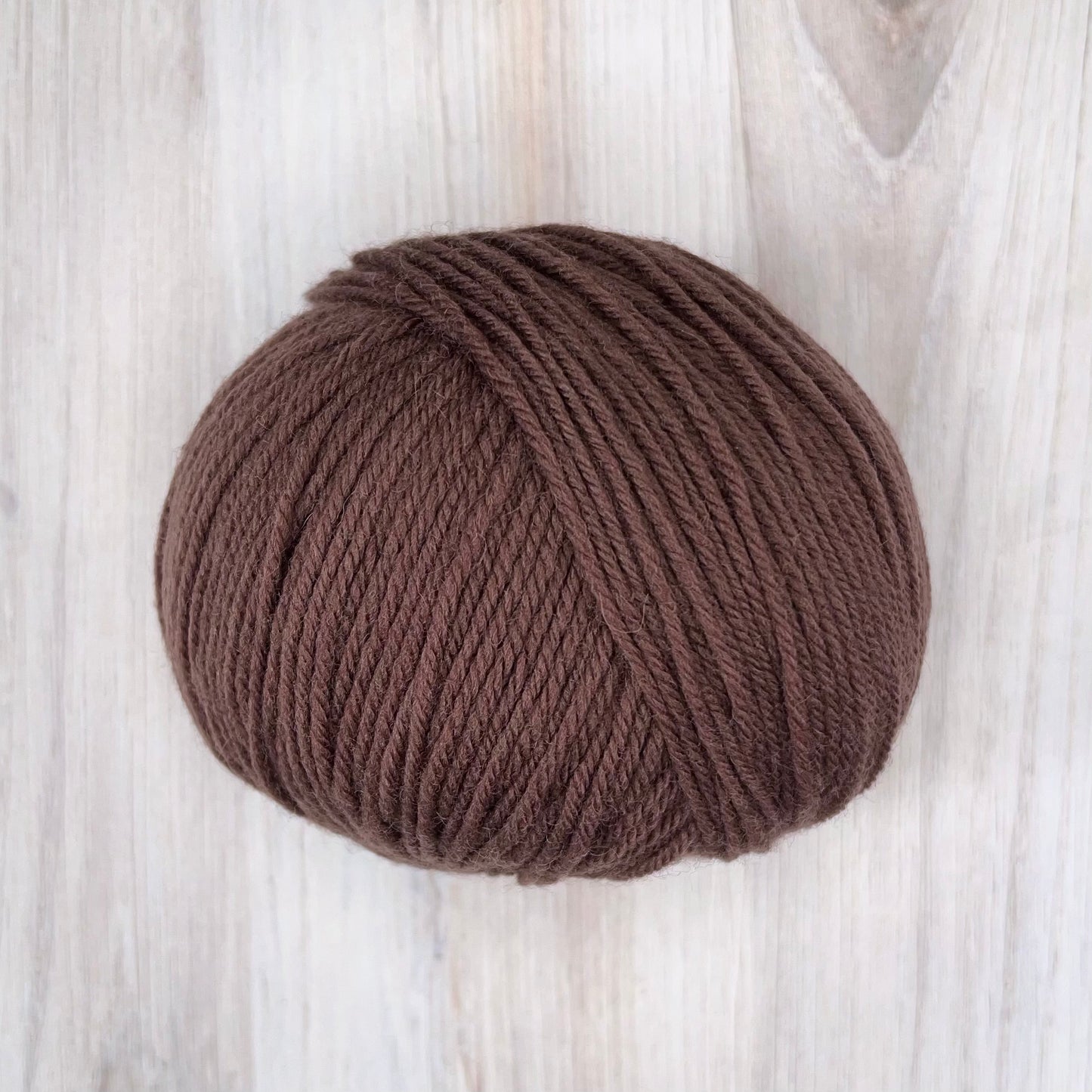 Universal Yarn-Deluxe Worsted Superwash-yarn-727 Chocolate-gather here online