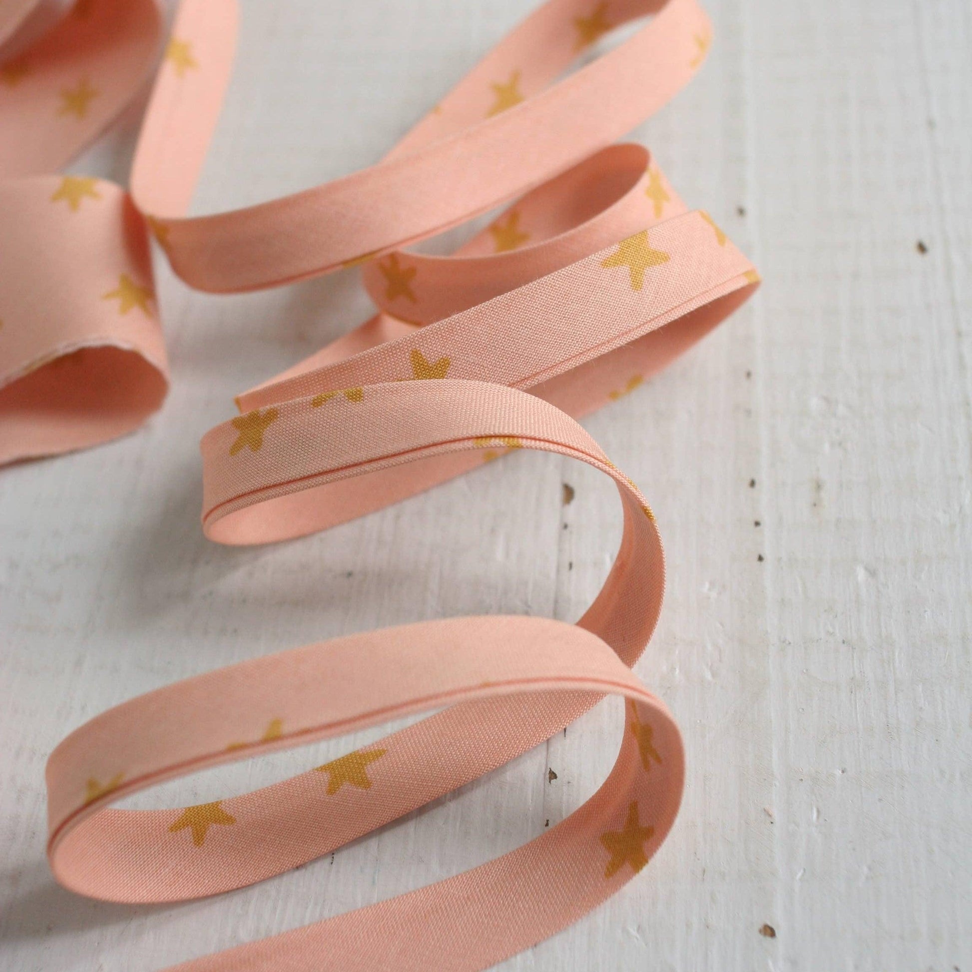 Bessie Pearl Binding Co-1/2" Double Fold Bias Binding - Starry Peach-trim-gather here online