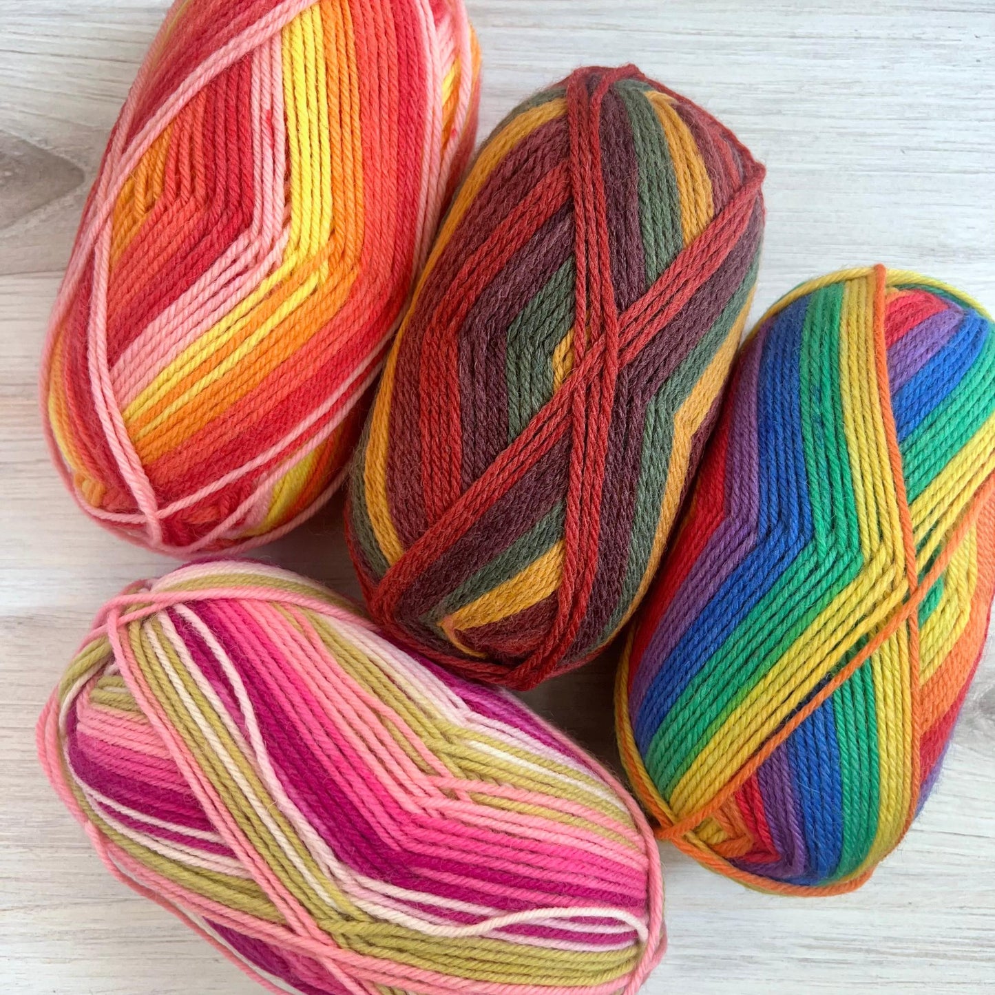 Universal Yarn-Deluxe Stripes-yarn-gather here online