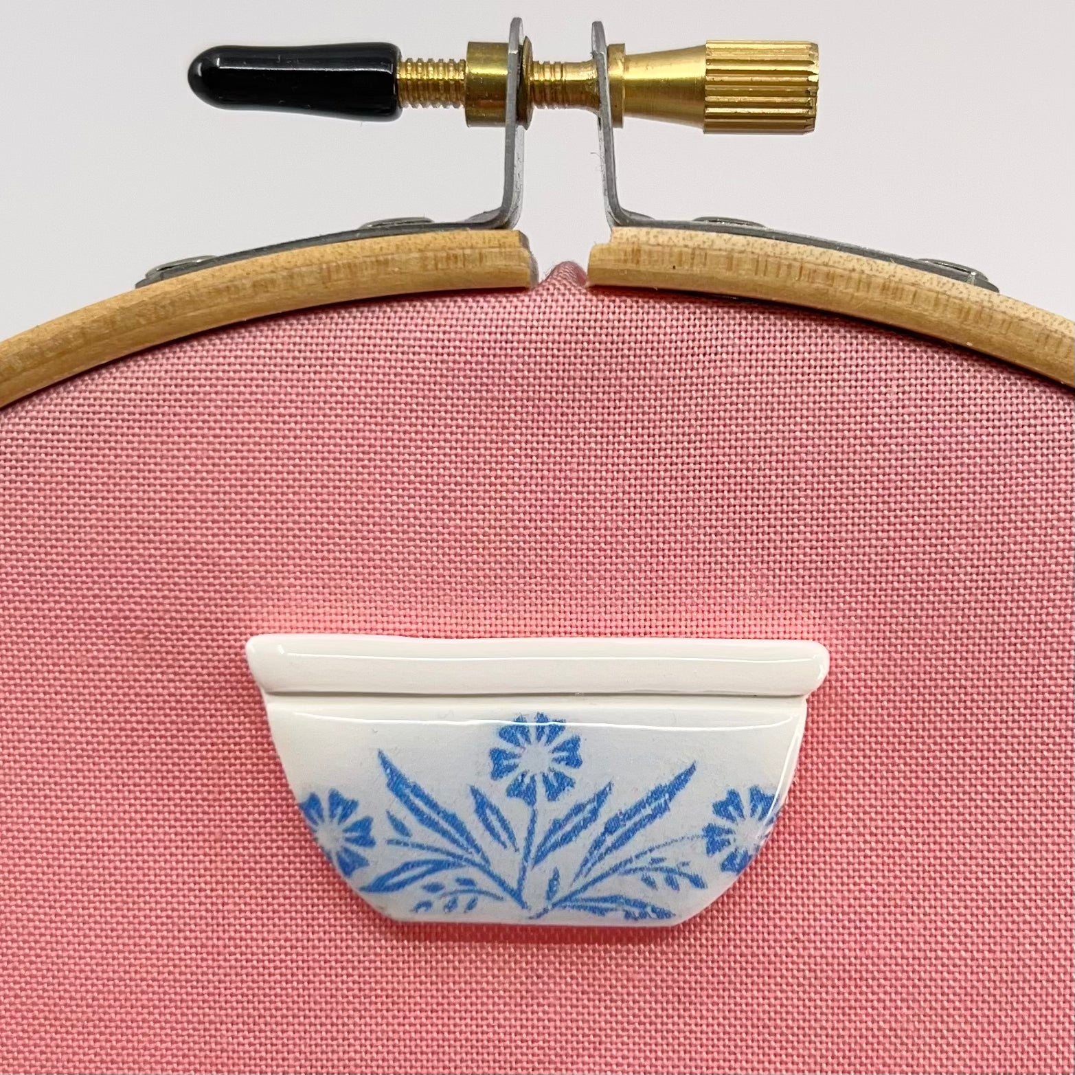 Dainty Comet-Vintage Inspired Cookware Needle Minder-embroidery notion-Blue Cornflower-gather here online