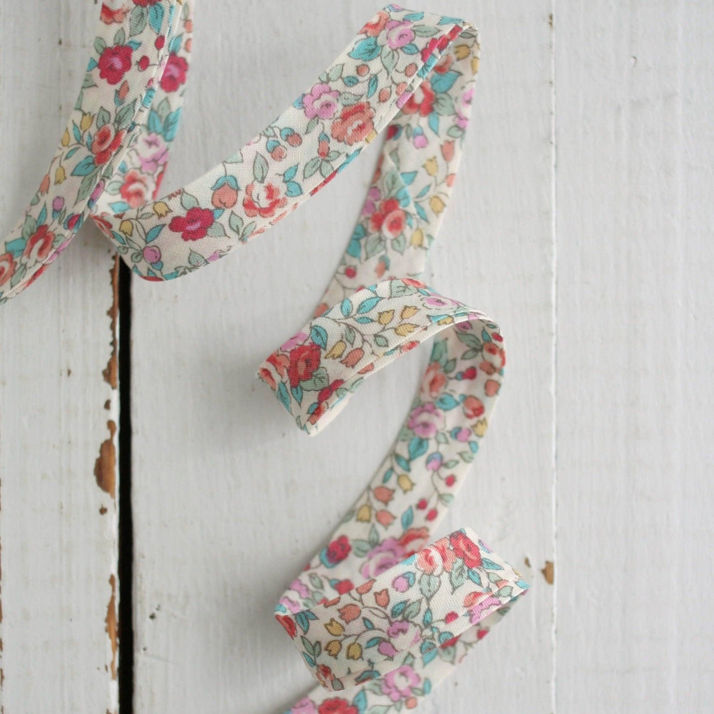 Bessie Pearl Binding Co-1/2" Double Fold Bias Binding - Bouquet Blossom-trim-gather here online