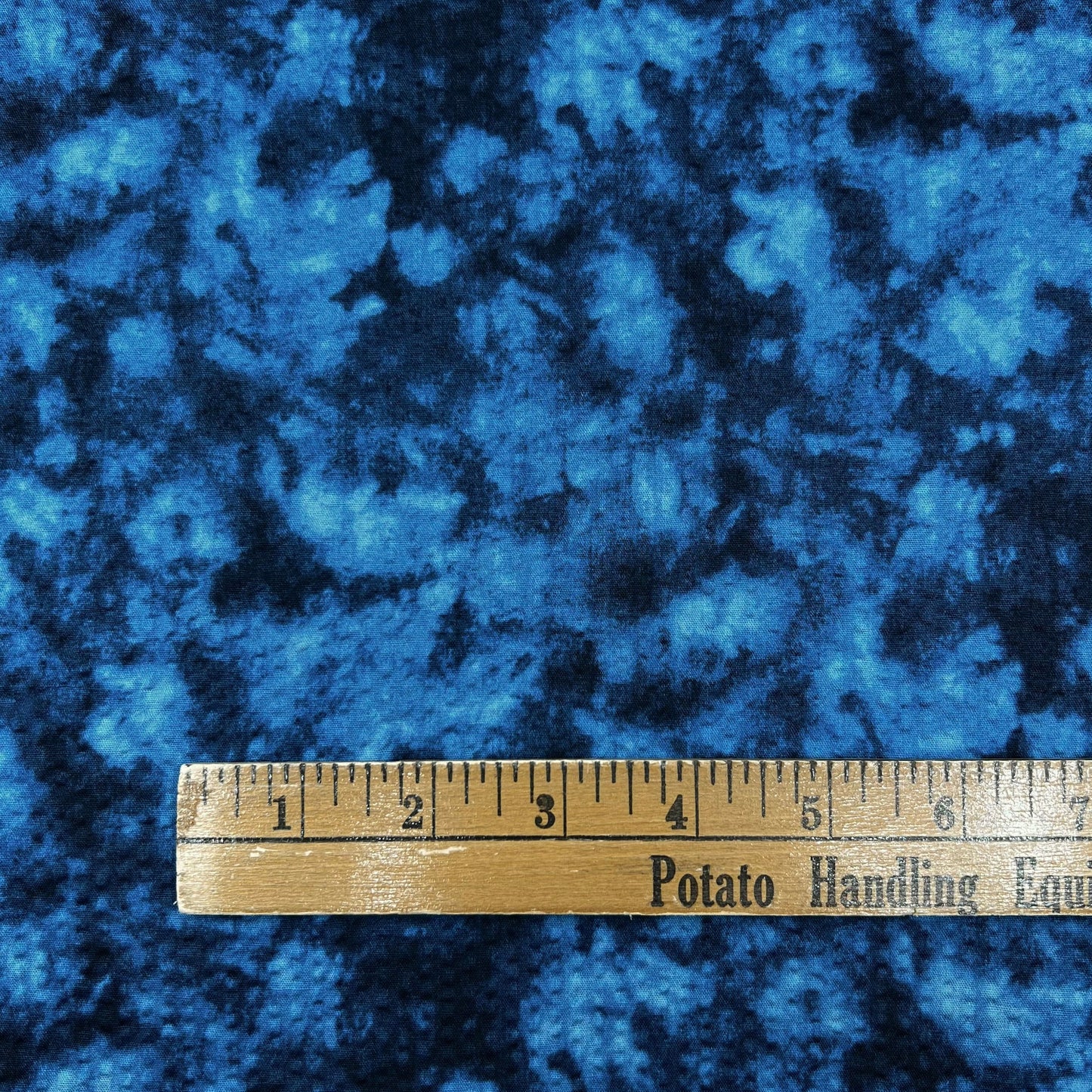 Kokka-Crinkle Indigo Ink on Seersucker-fabric-gather here online