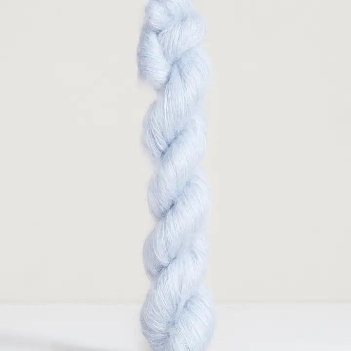 Urth Yarns-Bonmoher-yarn-BL20 Frost-gather here online