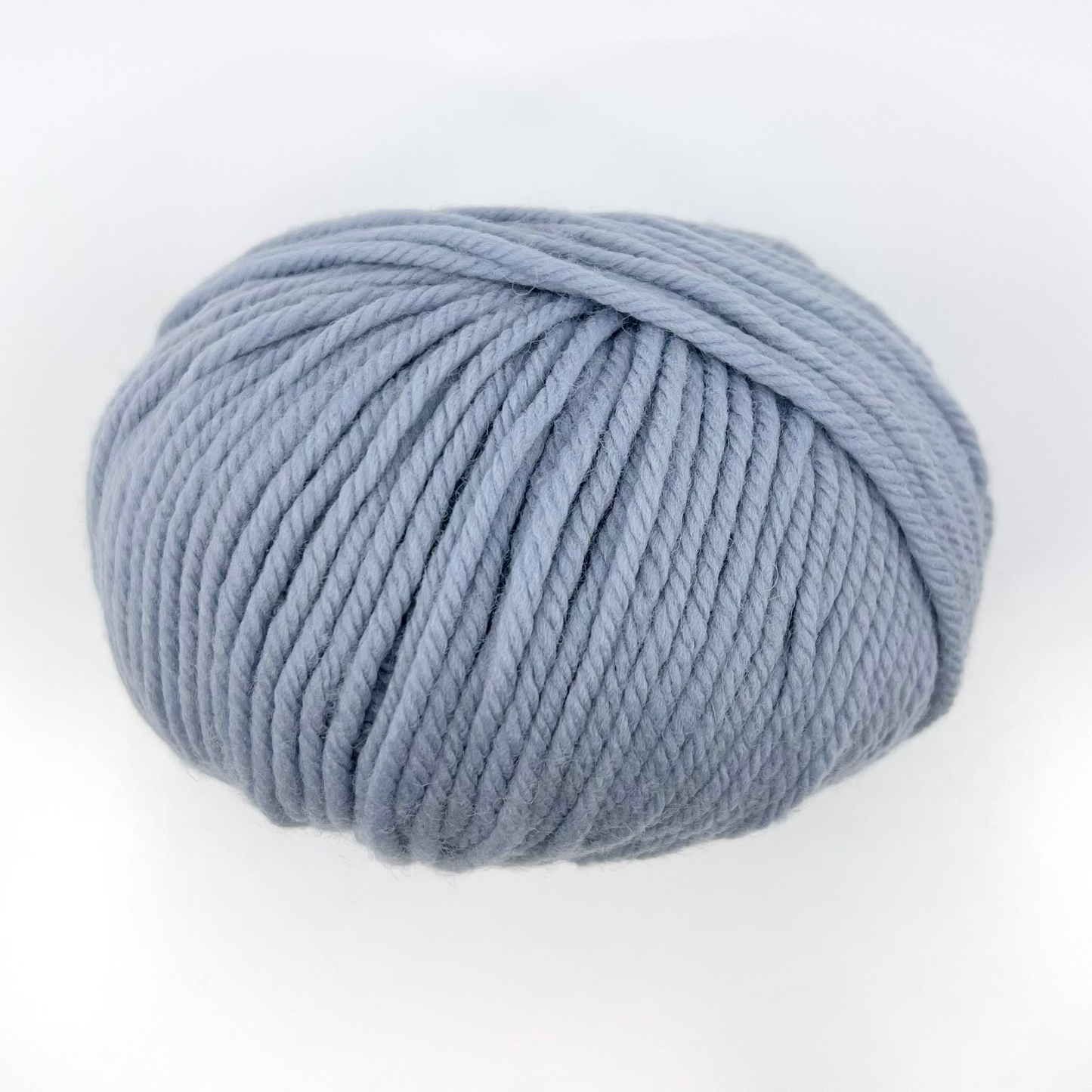 Universal Yarn-Deluxe Bulky Superwash-yarn-932 Icy Grey-gather here online