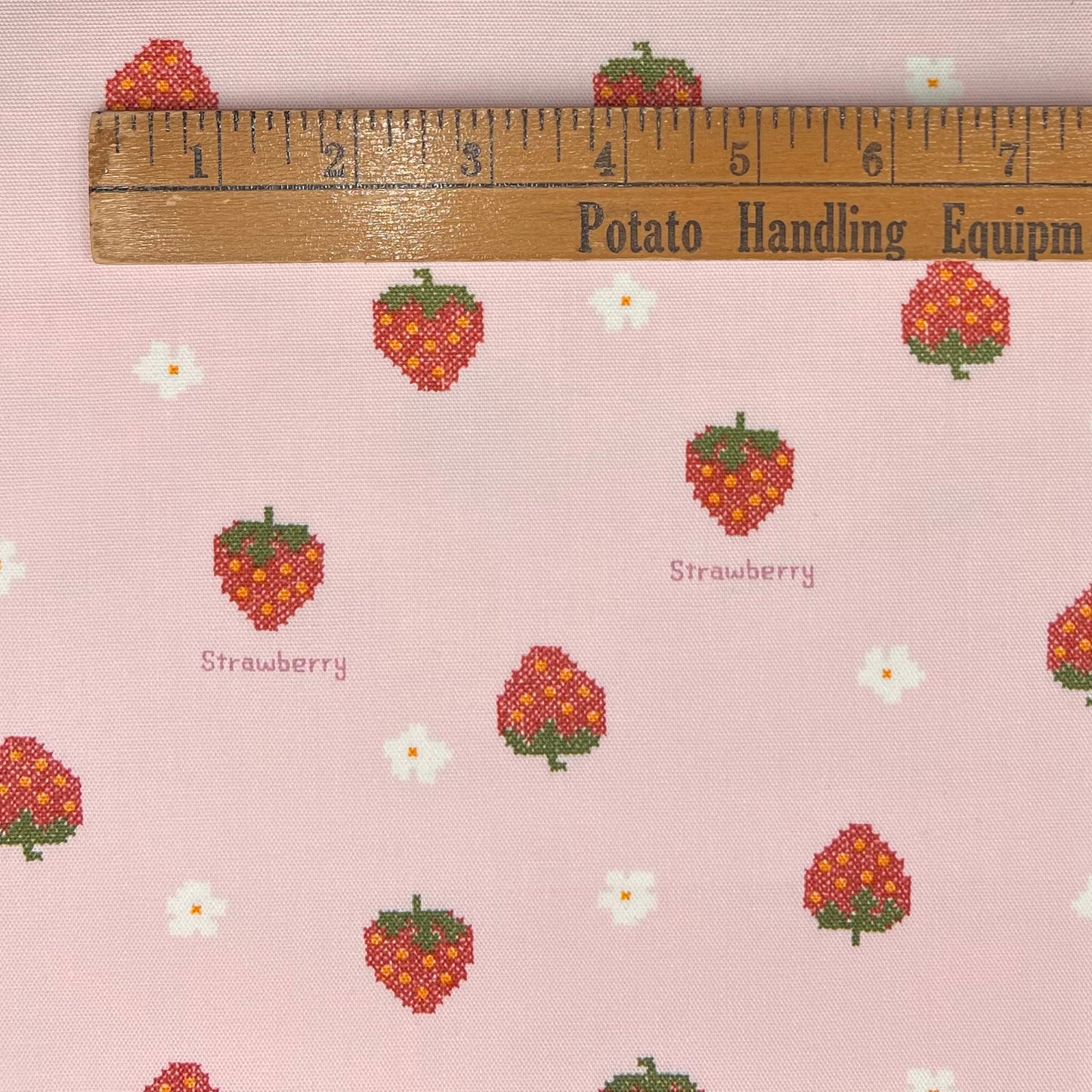 Kokka-Cross-Stitch Strawberries on Cotton Oxford-fabric-gather here online