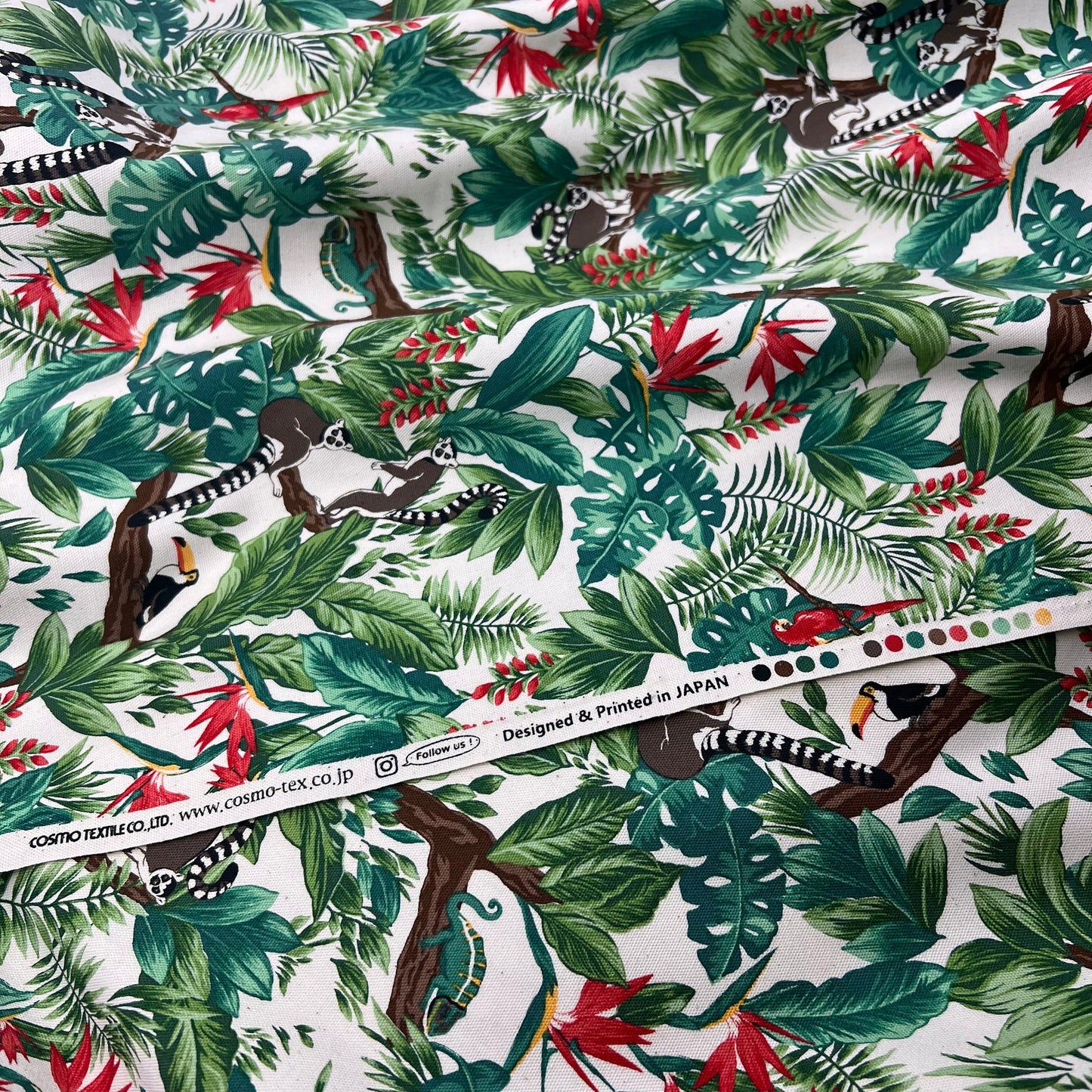 Cosmo-Tropical Lemurs on Cotton Oxford-fabric-gather here online