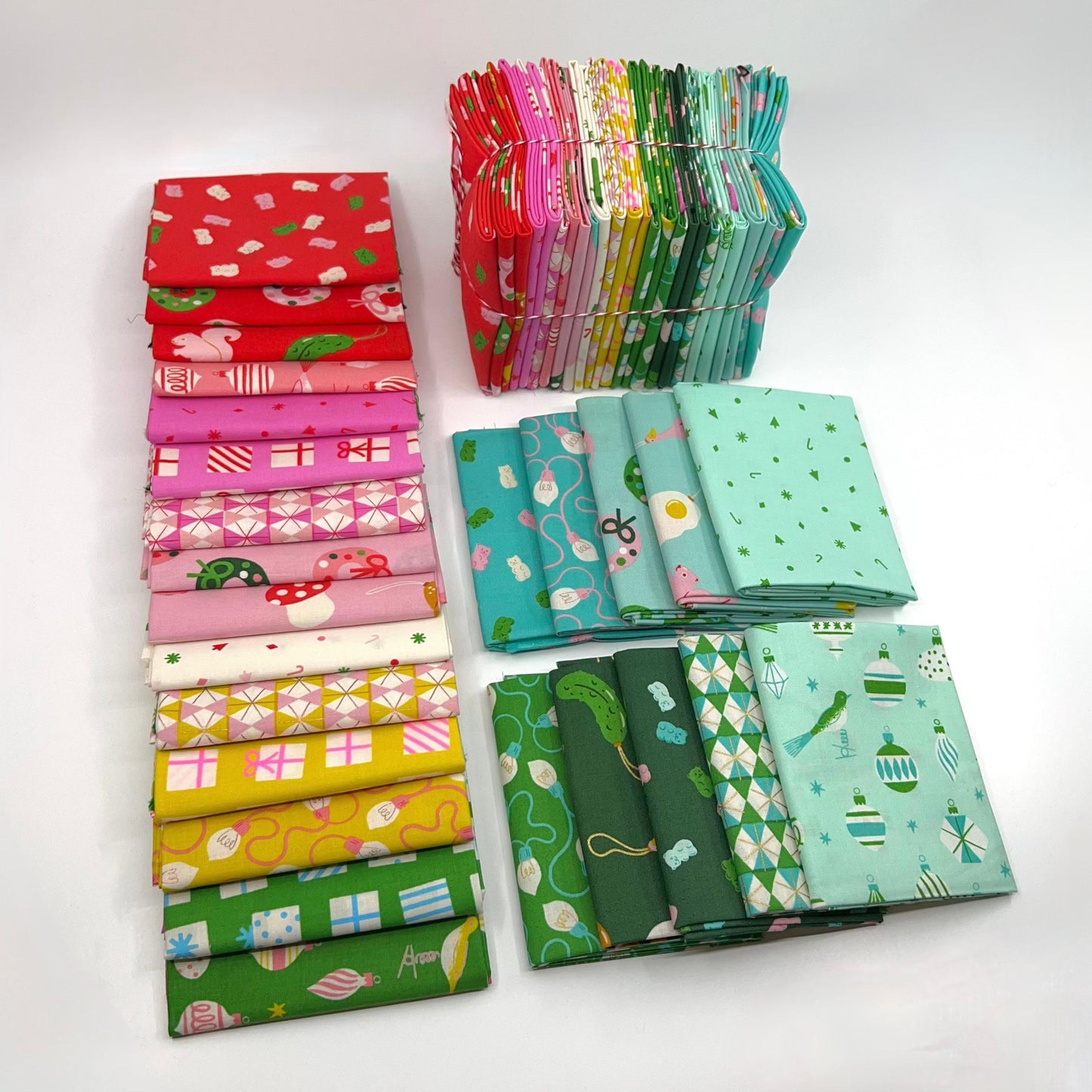 Fat Quarter Bundle of Merry Happy (25 Pieces)