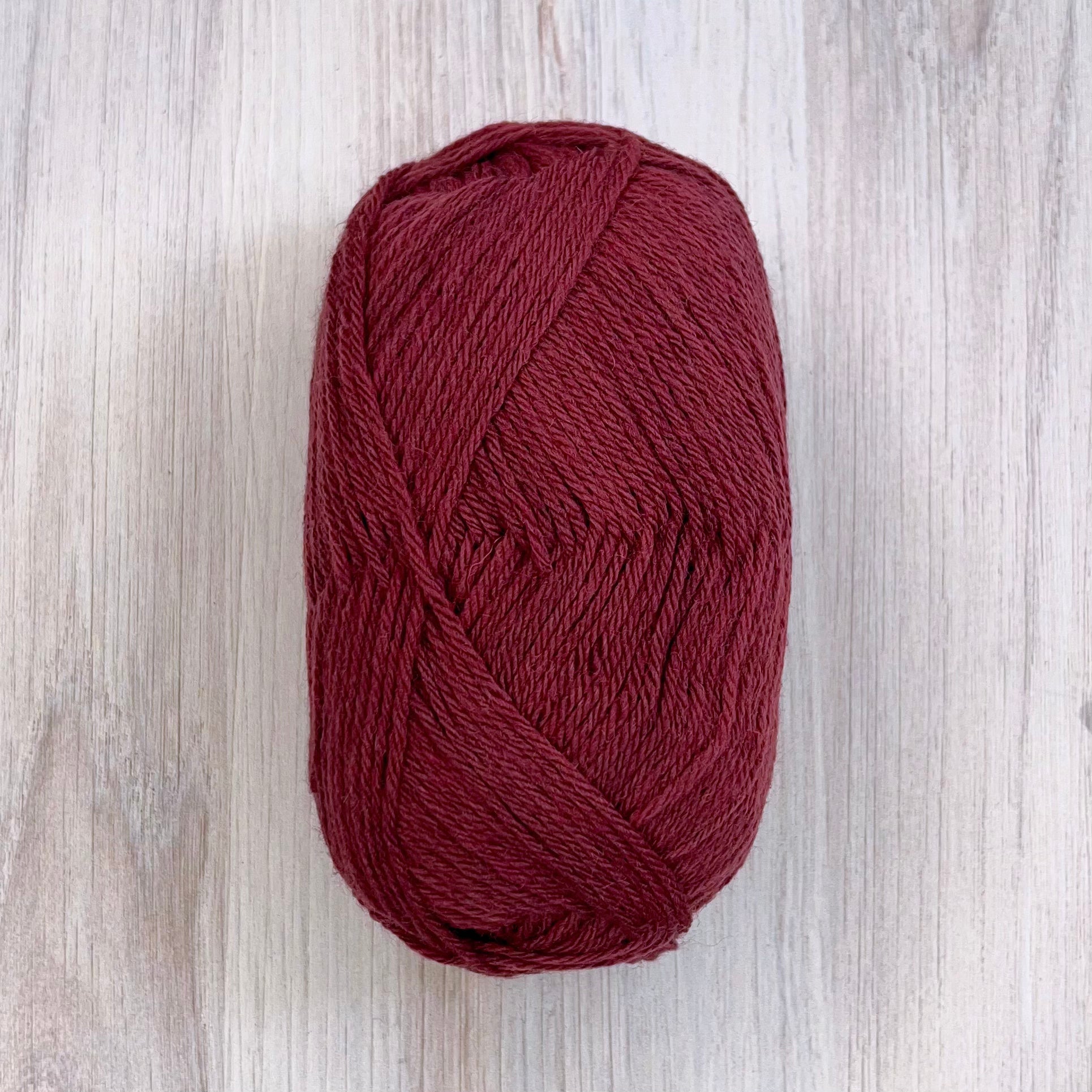 Retrosaria Rosa Pomar-Vovó Natural-yarn-N03 Ruby Red-gather here online