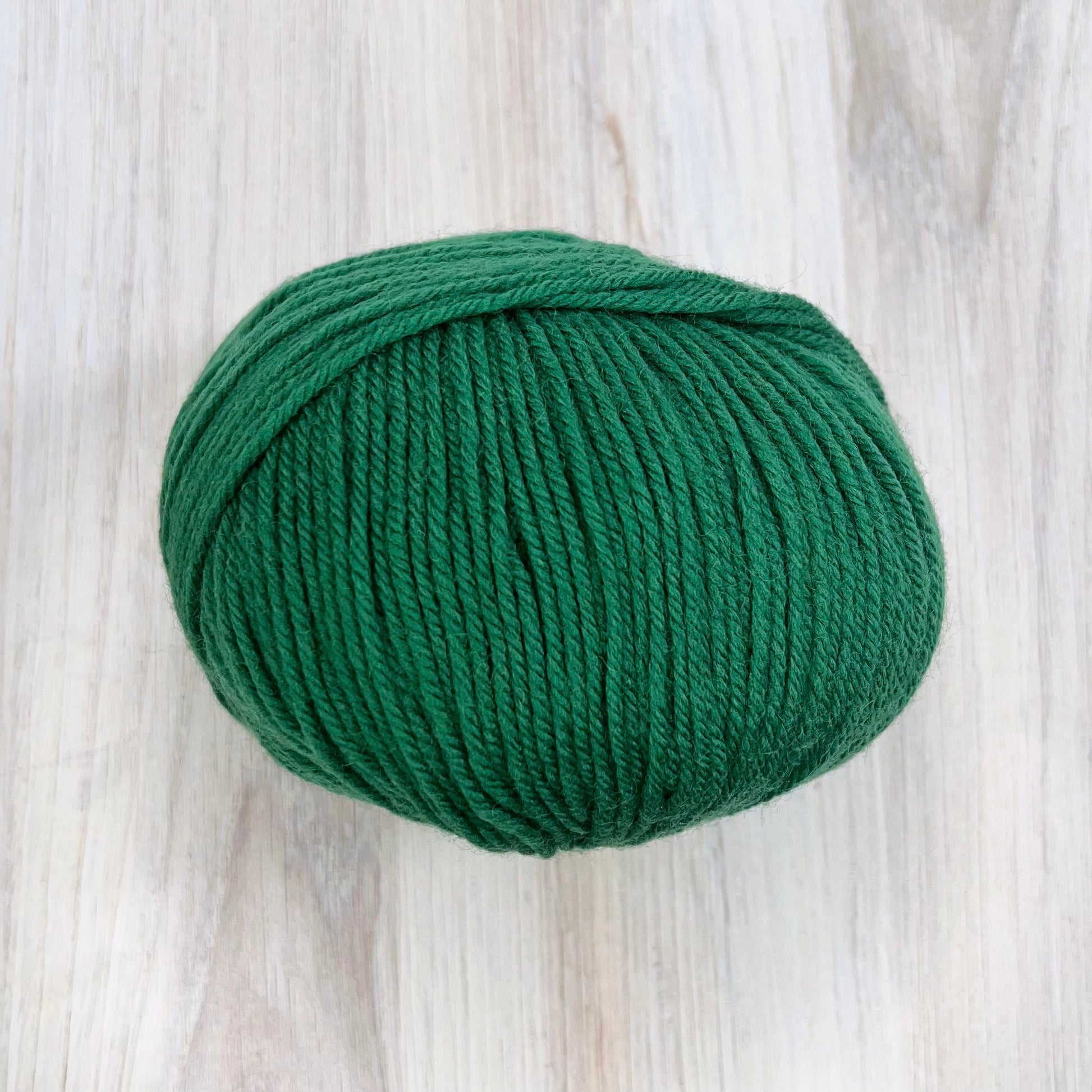 Universal Yarn-Deluxe Worsted Superwash-yarn-738 Christmas Green-gather here online