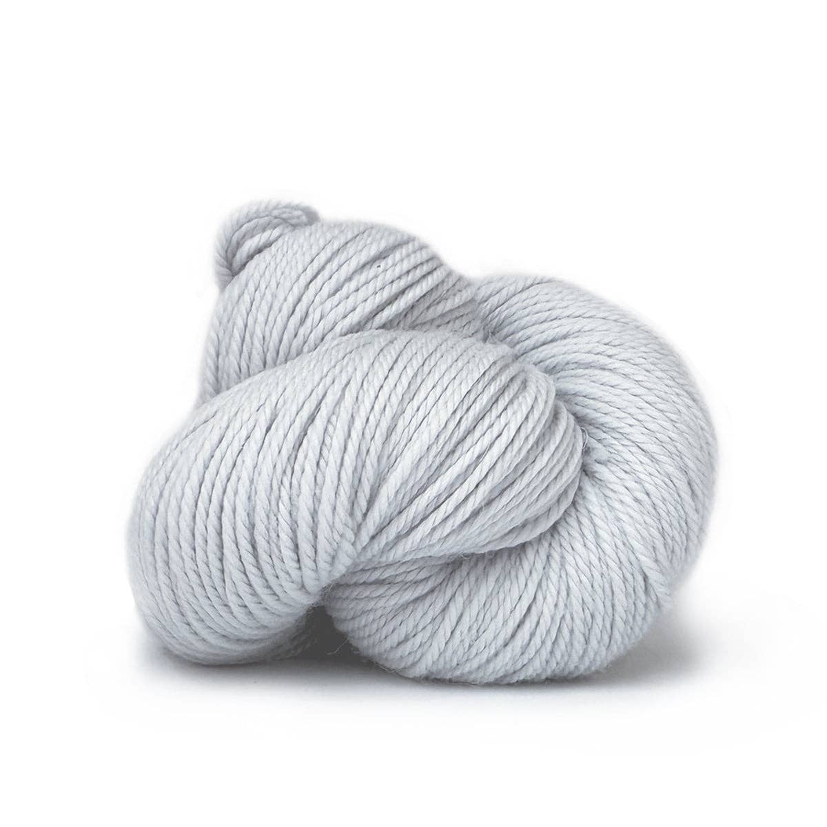Kelbourne Woolens-Cozy-yarn-075 Ice Gray-gather here online