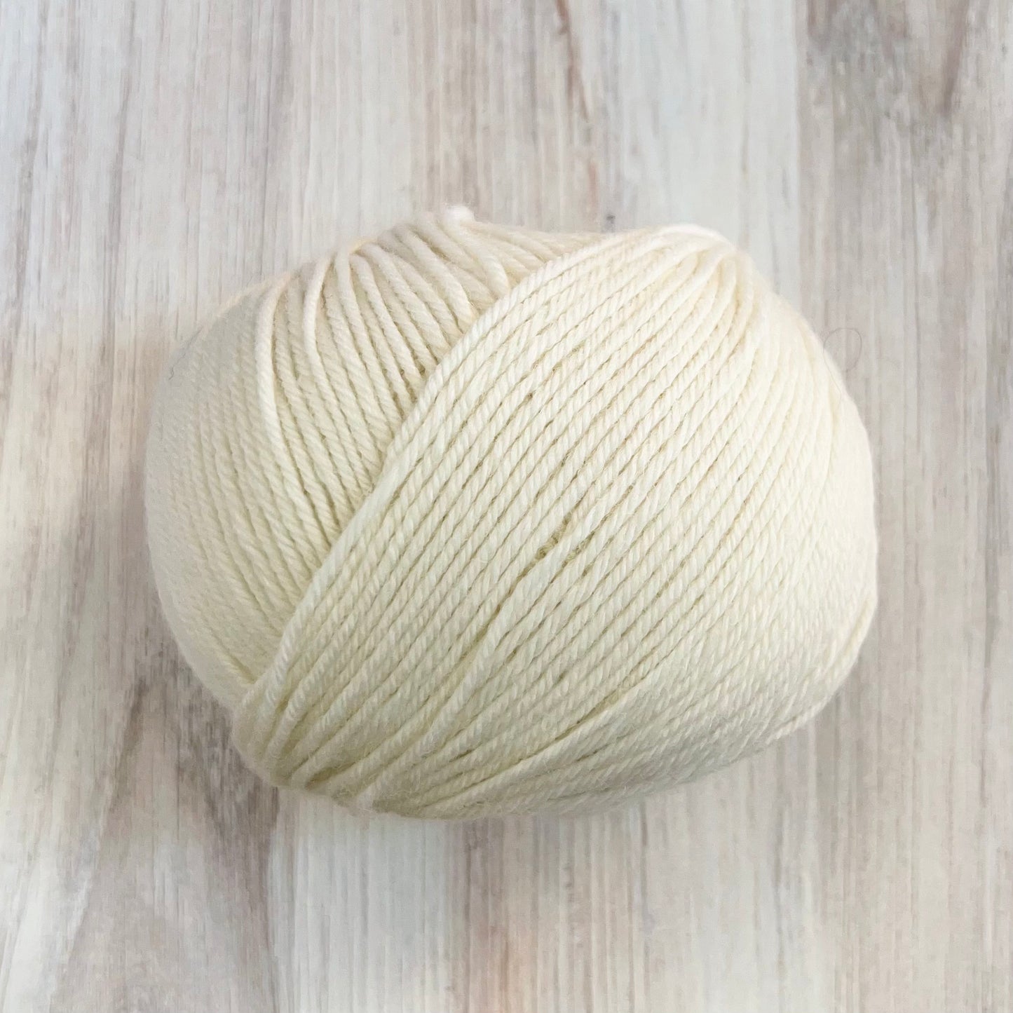 Ella Rae-Superwash Classic Wool-yarn-1001 Snow Day-gather here online