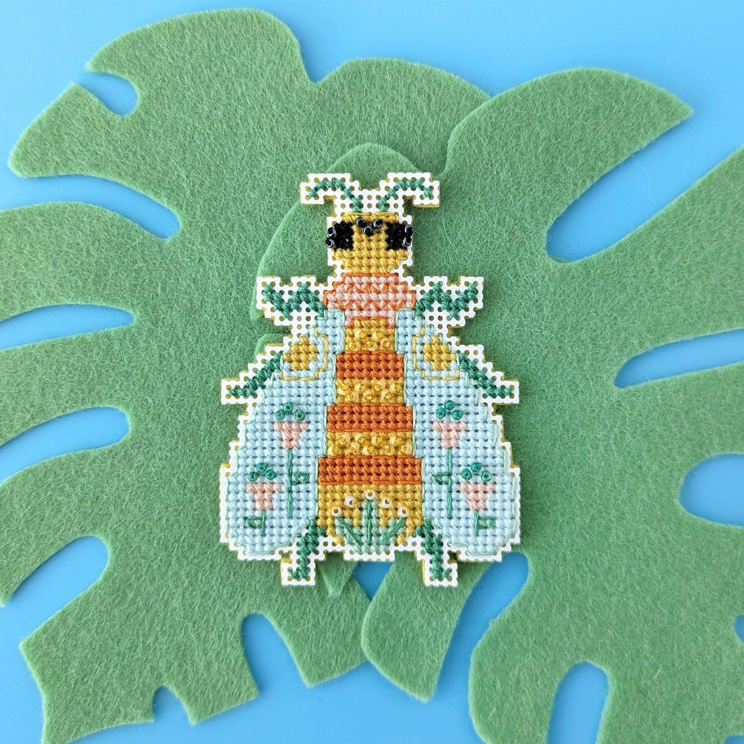 Benzie Design-Blooming Bugs Bee Cross Stitch Kit-xstitch kit-gather here online