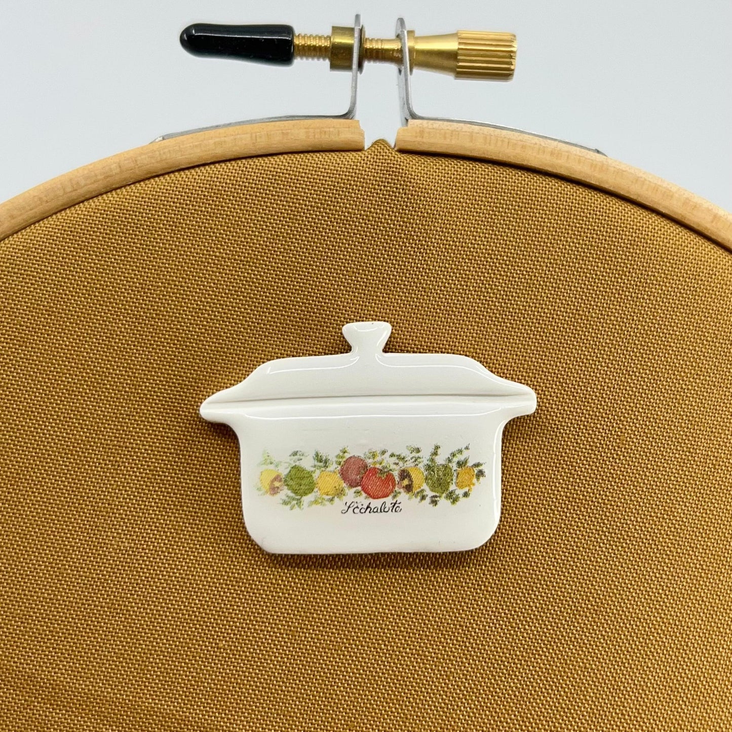 Dainty Comet-Retro Cookware Needle Minder-embroidery notion-14 spice o' life-gather here online