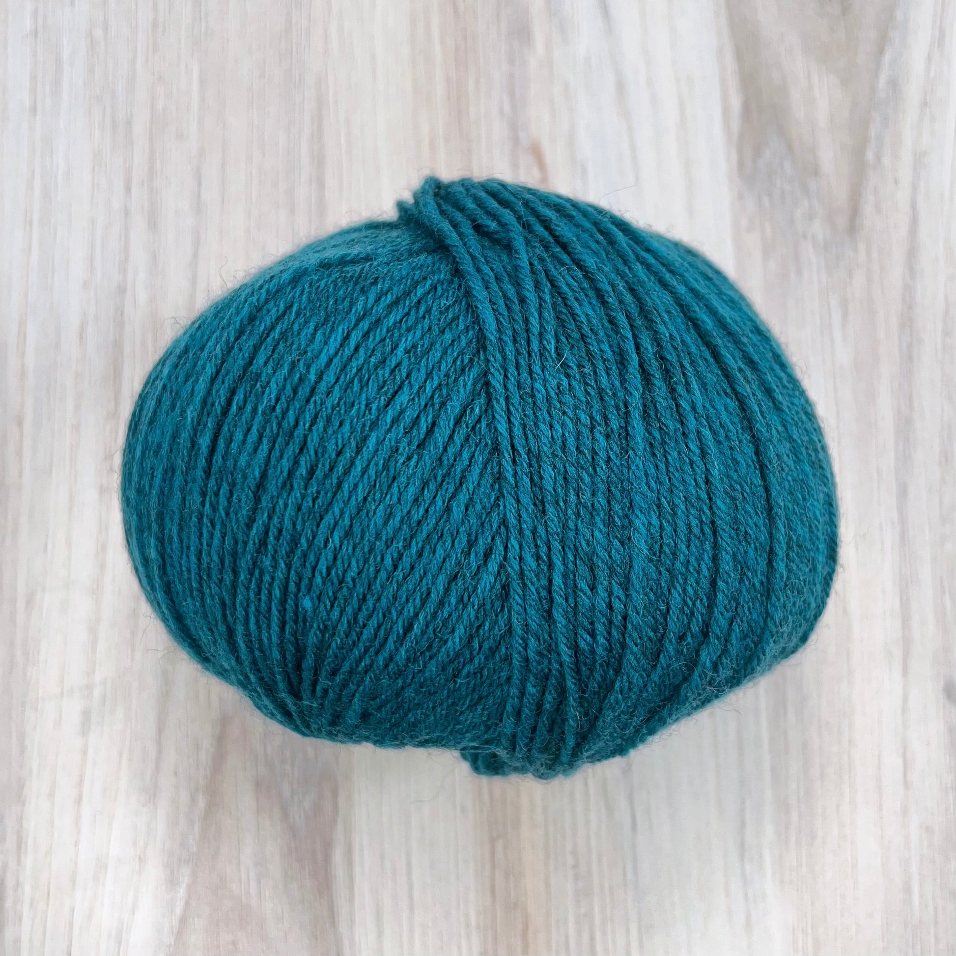 Universal Yarn-Deluxe Worsted Superwash-yarn-753 Azure Heather-gather here online