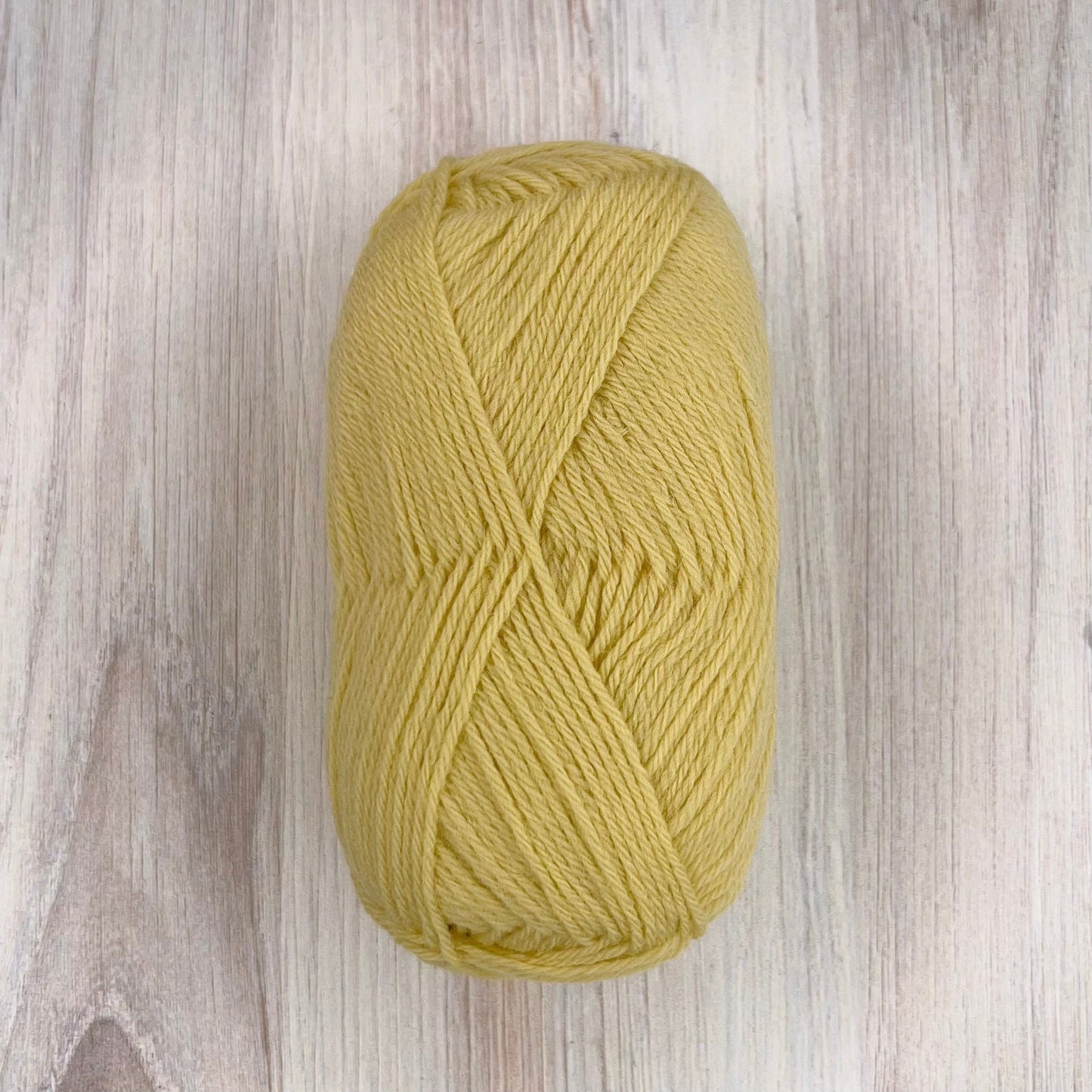 Retrosaria Rosa Pomar-Vovó-yarn-21 Pale Yellow-gather here online