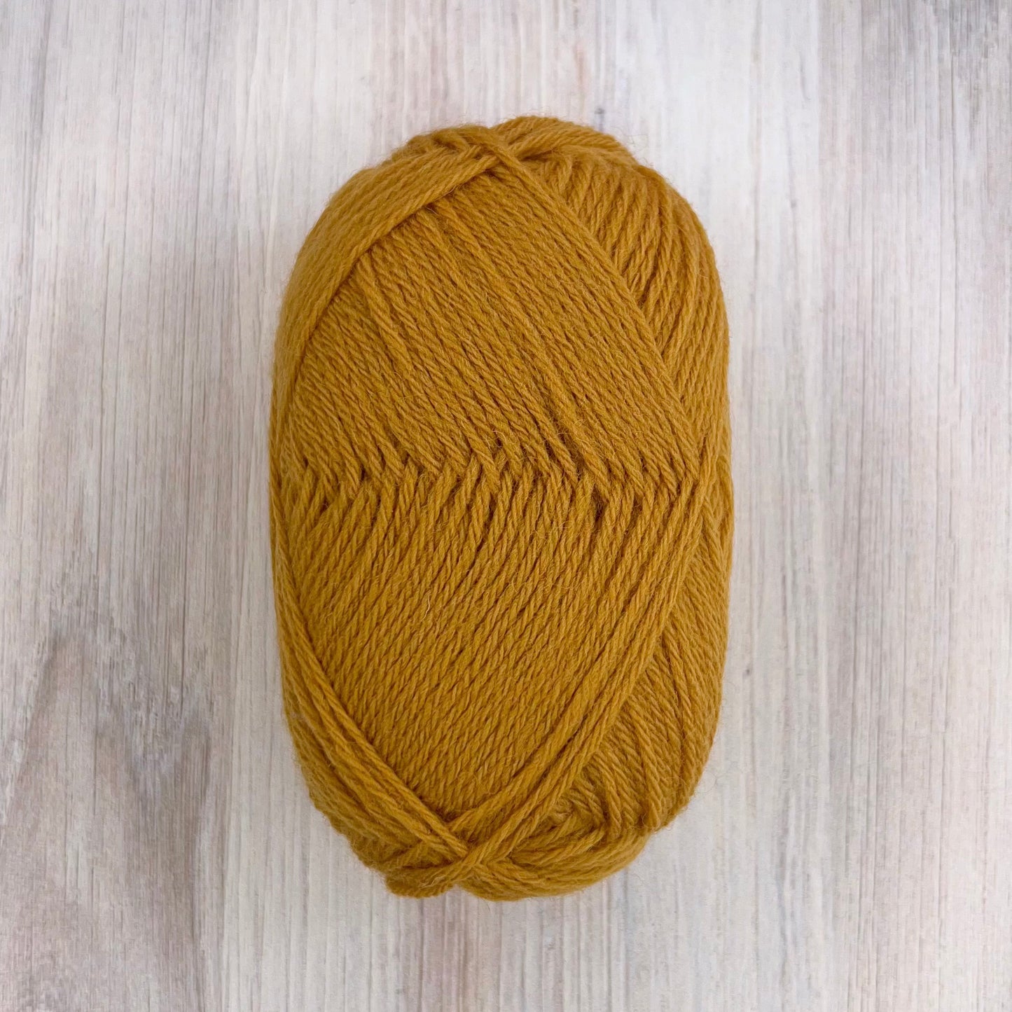 Retrosaria Rosa Pomar-Vovó-yarn-A580 Golden Yellow-gather here online