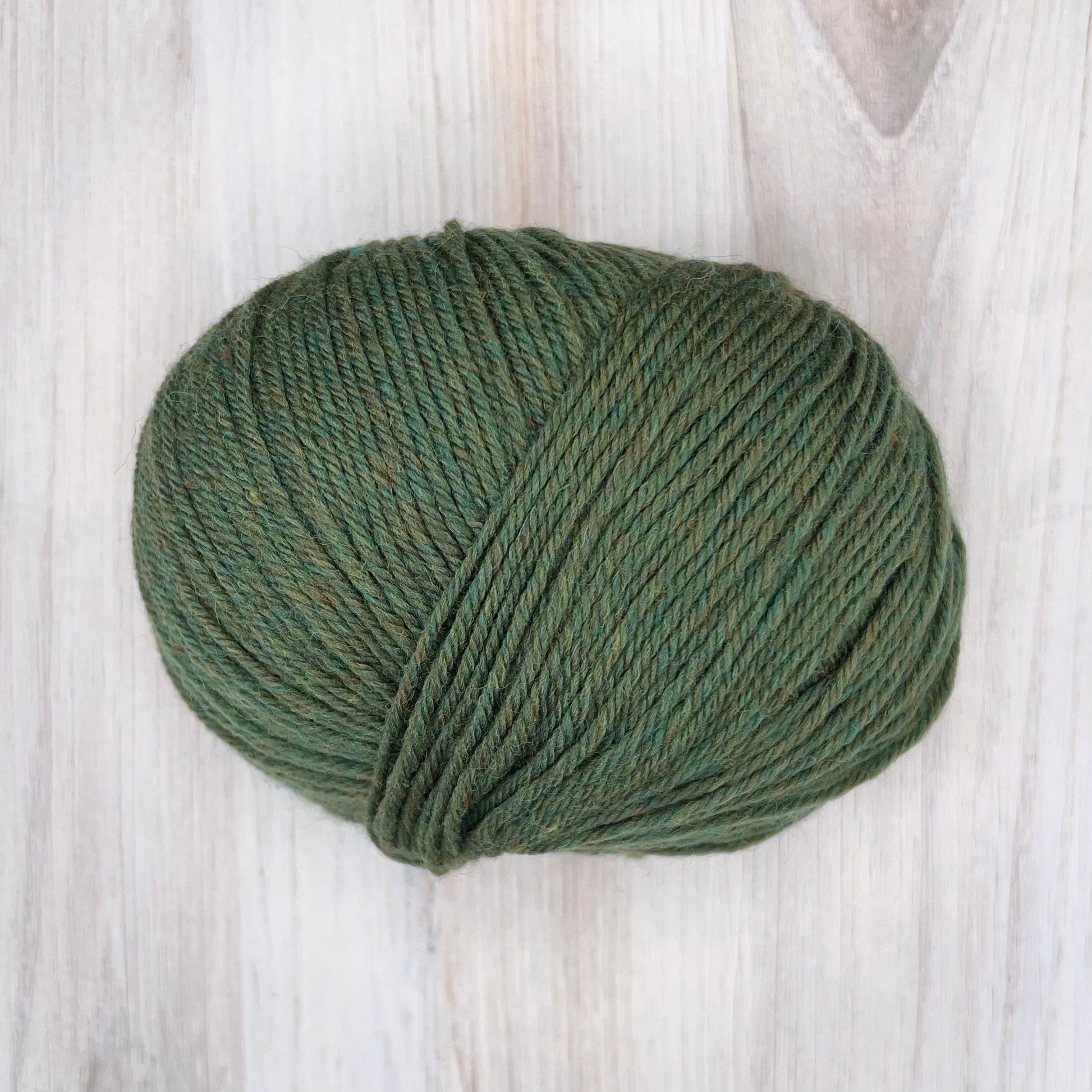 Universal Yarn-Deluxe Worsted Superwash-yarn-754 Shamrock Heather-gather here online