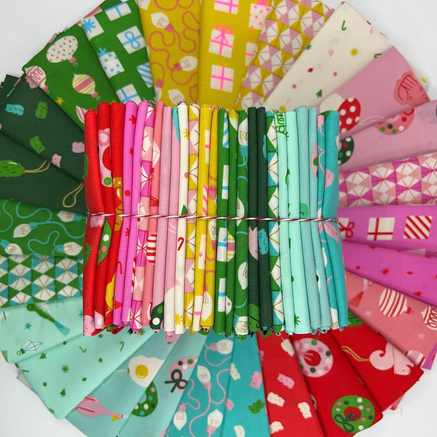 Fat Quarter Bundle of Merry Happy (25 Pieces)