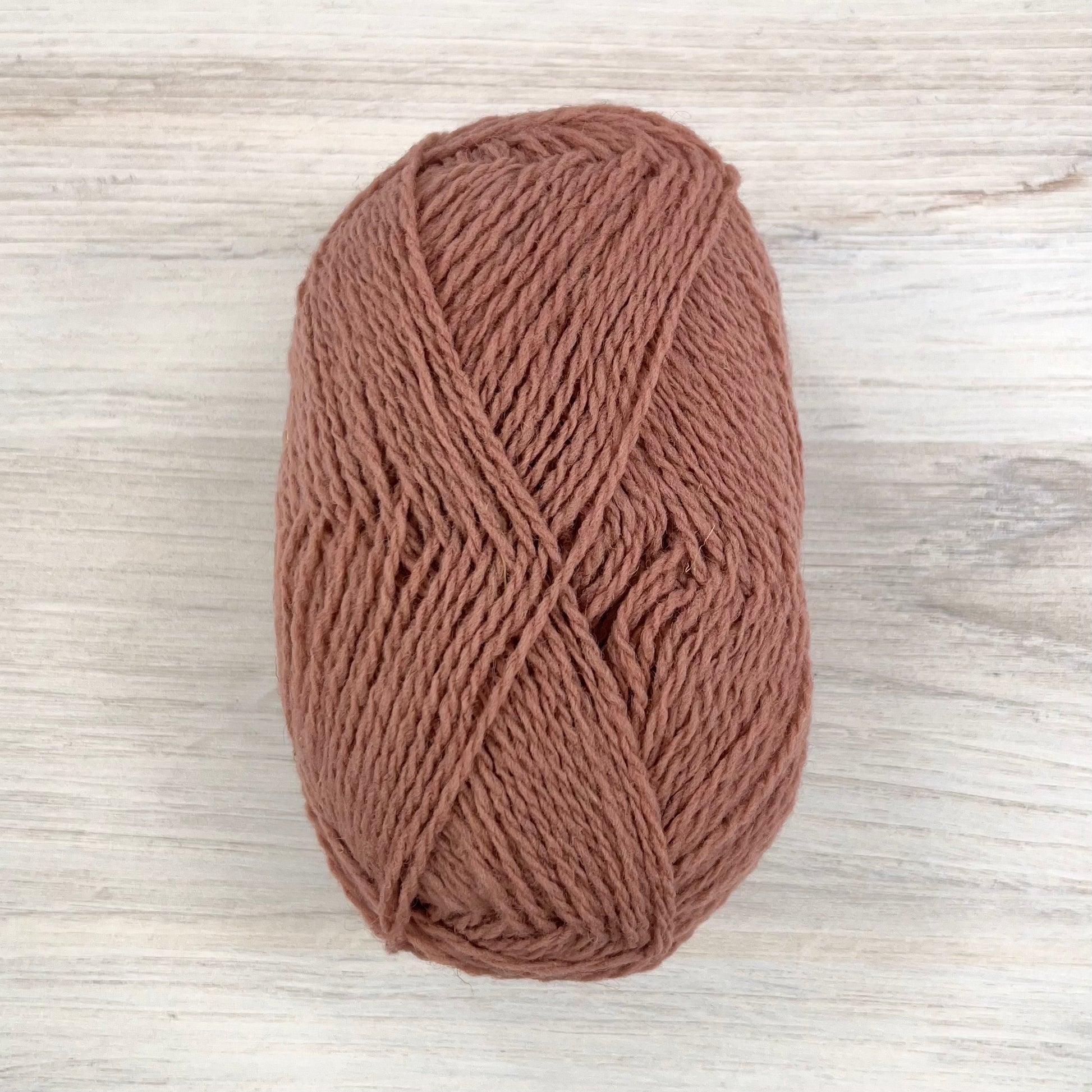 Retrosaria Rosa Pomar-Brusca-yarn-A583 Sandy Pink-gather here online
